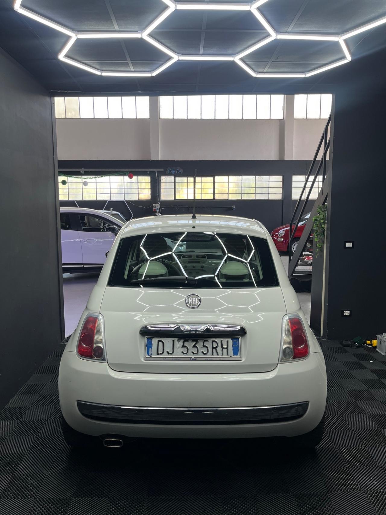 Fiat 500 1.4 Lounge – 100 CV: Piccola, Grintosa e Iconica