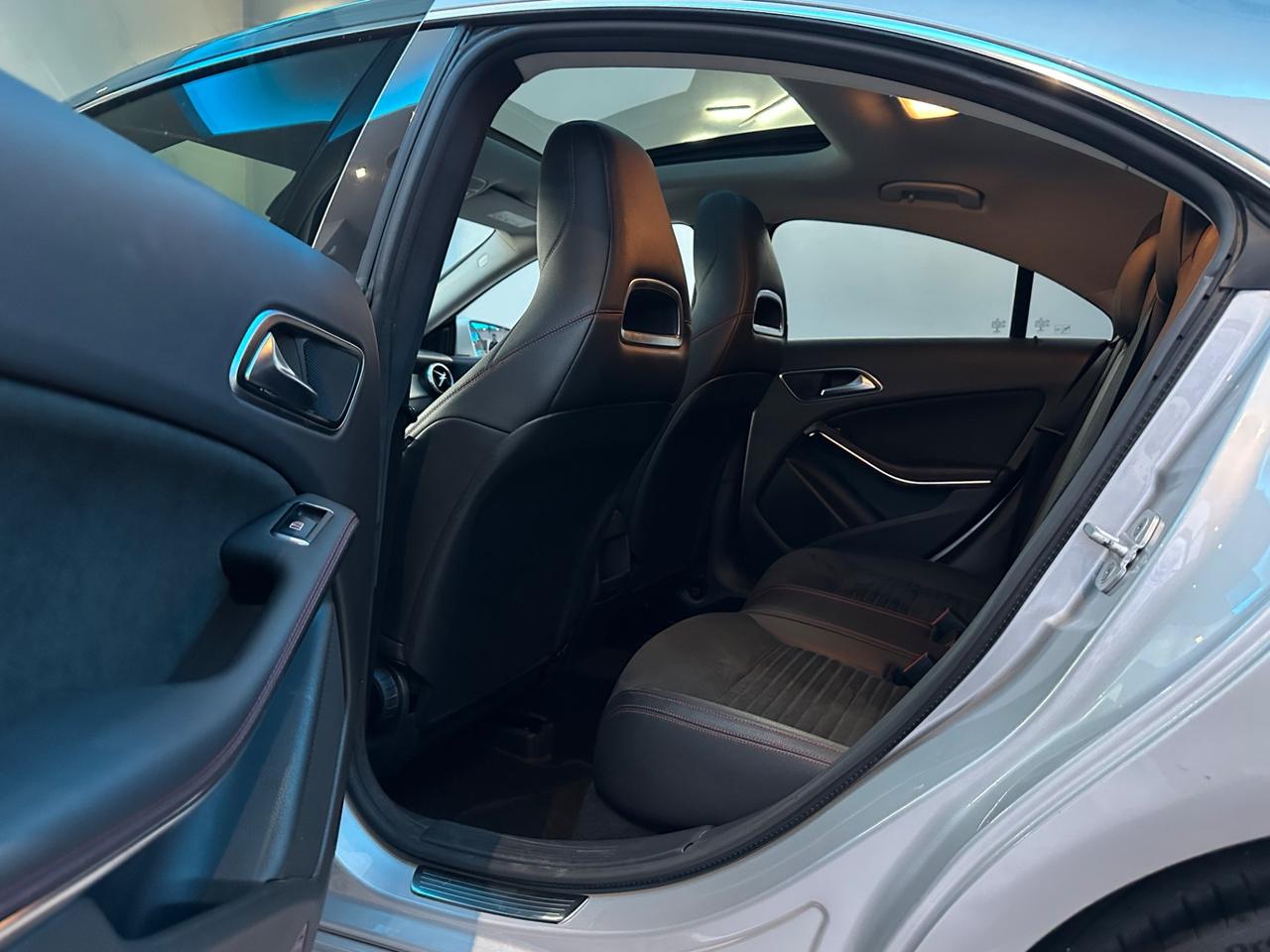 Mercedes-benz CLA 200 d Premium