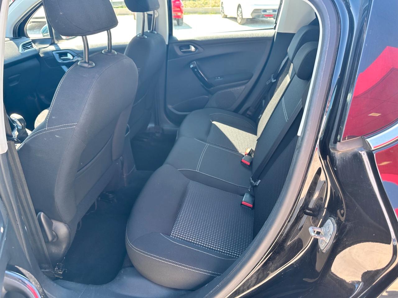 Peugeot 208 BlueHDi 75 5 porte Allure