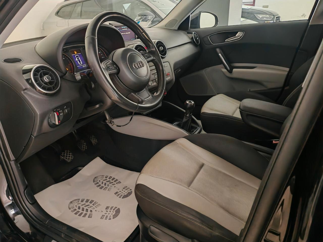 Audi A1 SPB 1.6 TDI 105CV FULL OPTIONAL