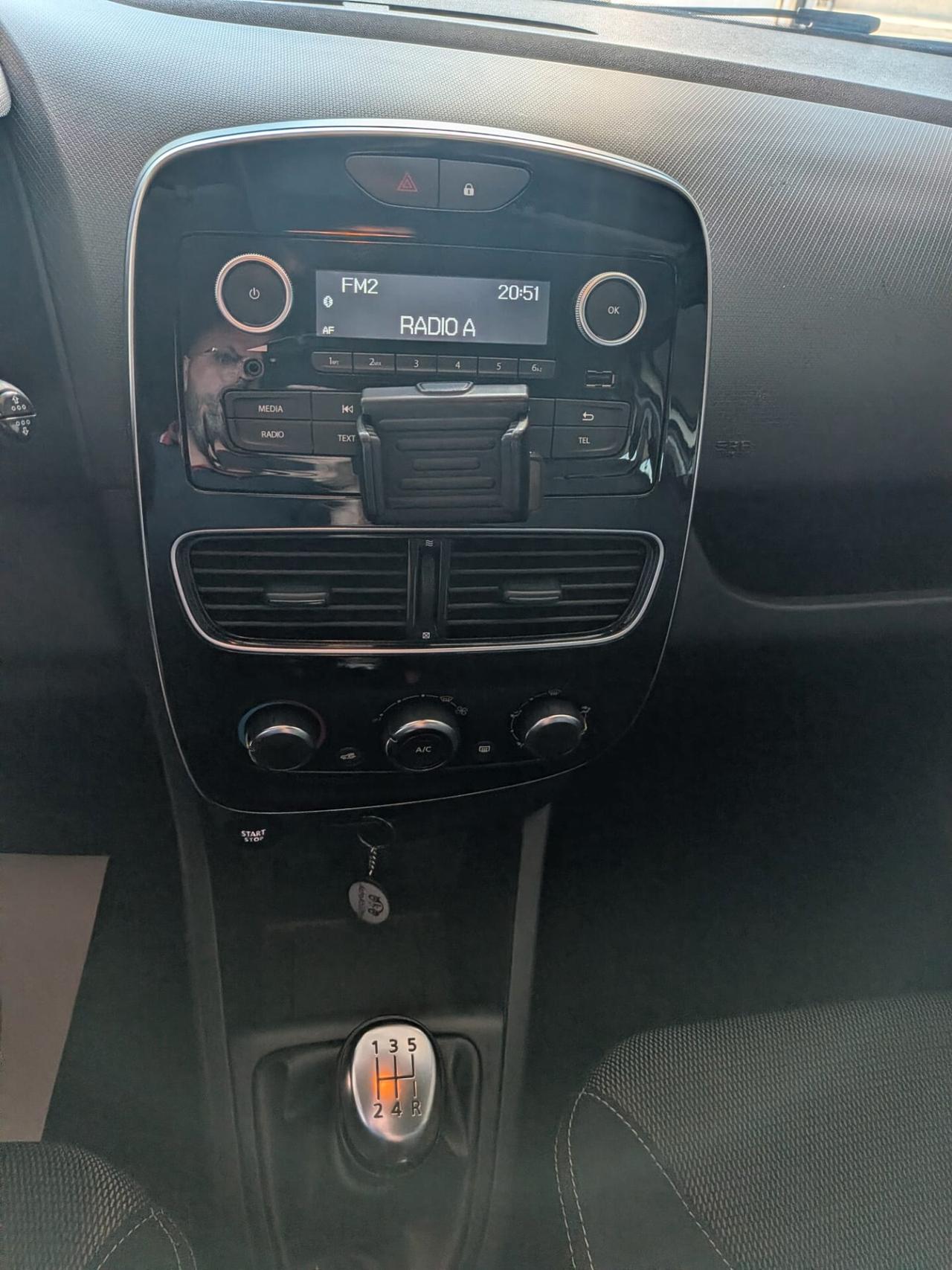 Renault Clio dCi 8V 75 CV 5 porte Duel2