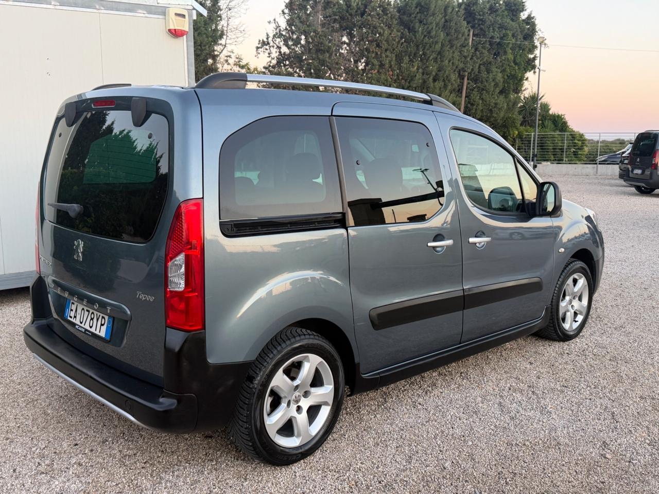 Peugeot Partner Tepee 1.6 VTi 120CV Outdoor