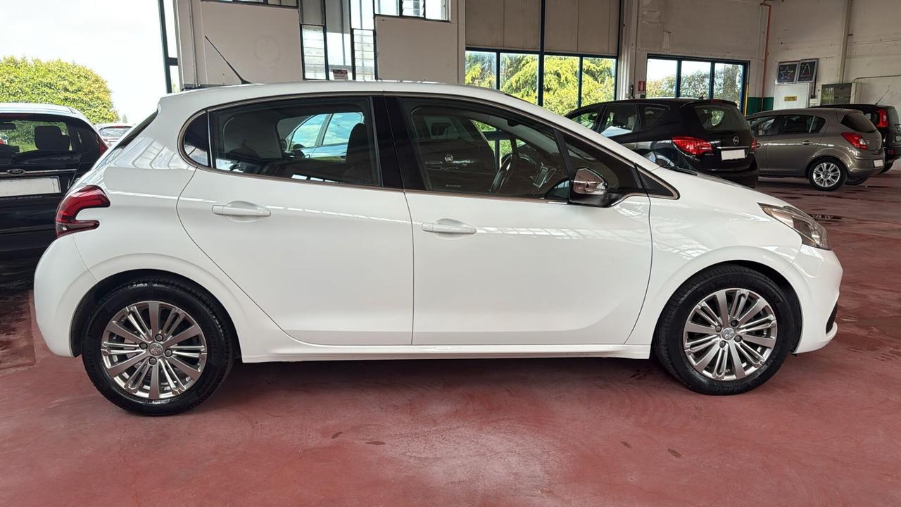 Peugeot 208 PureTech 82 5 porte Allure