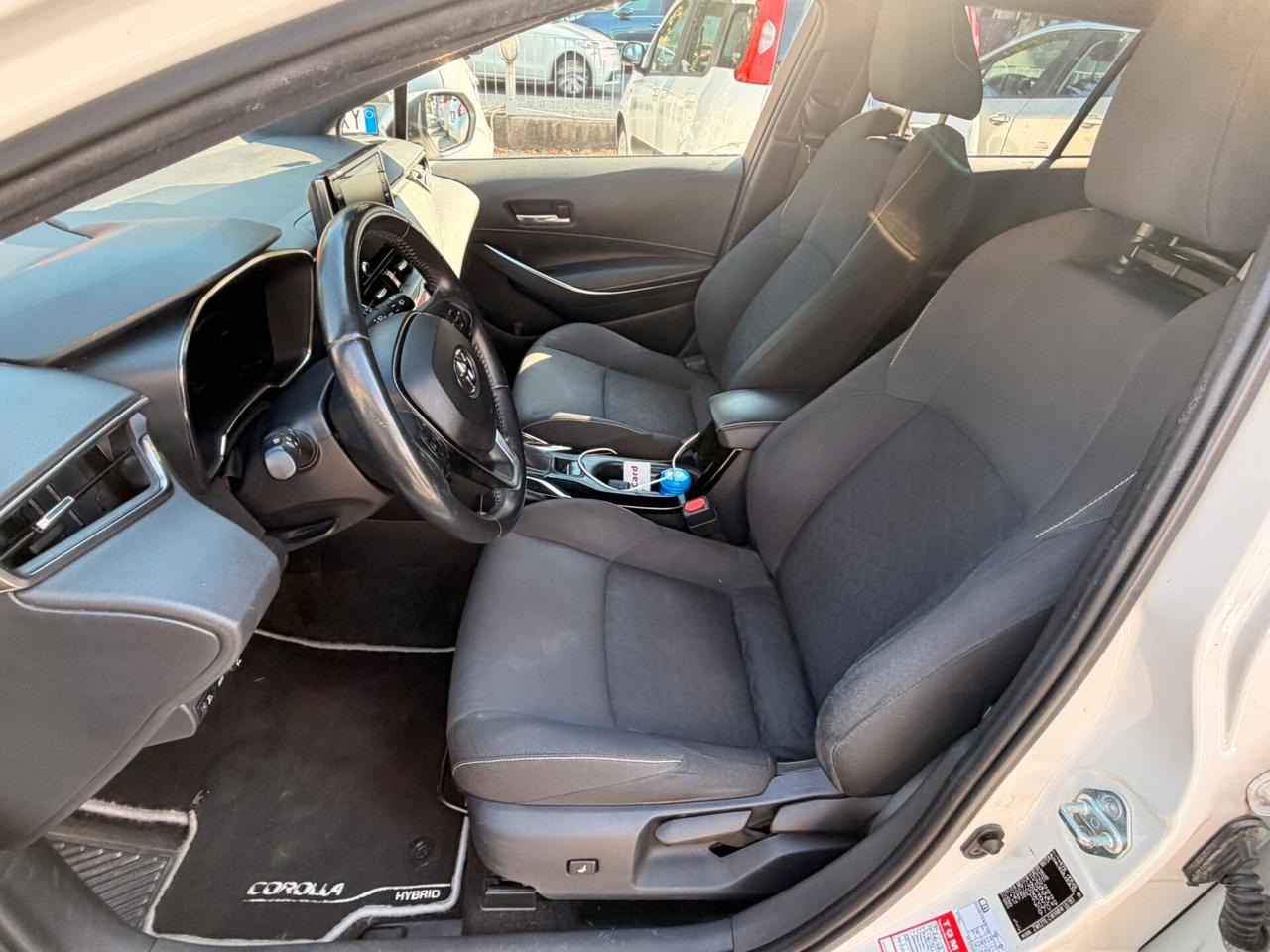 Toyota Corolla 1.8 Hybrid Business