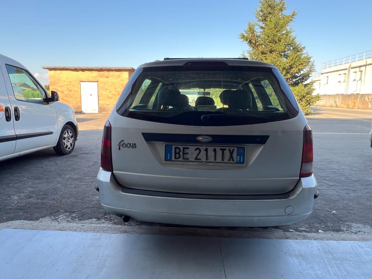 Ford Focus 1.6i 16V cat SW Ambiente