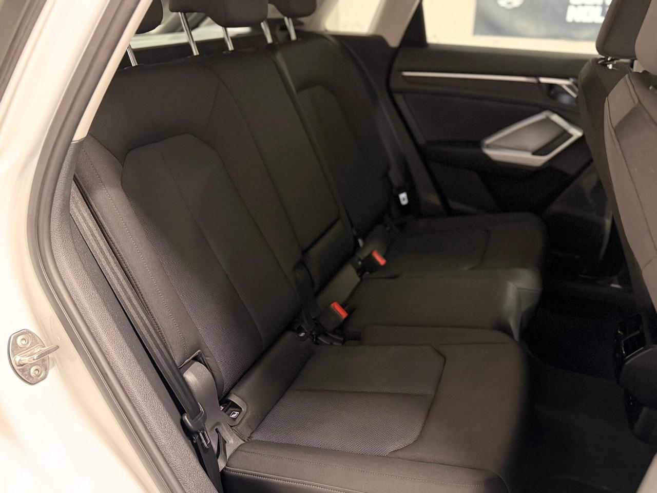 Audi Q3 2.0 TDI 120 CV S tronic line Edition