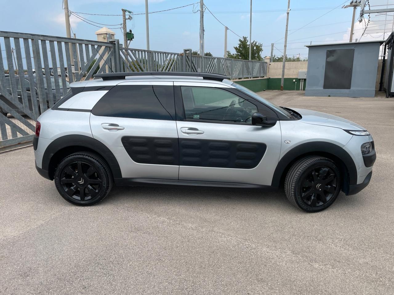 Citroen C4 Cactus 1.2 PureTech 82 Shine-NAVIGATORE