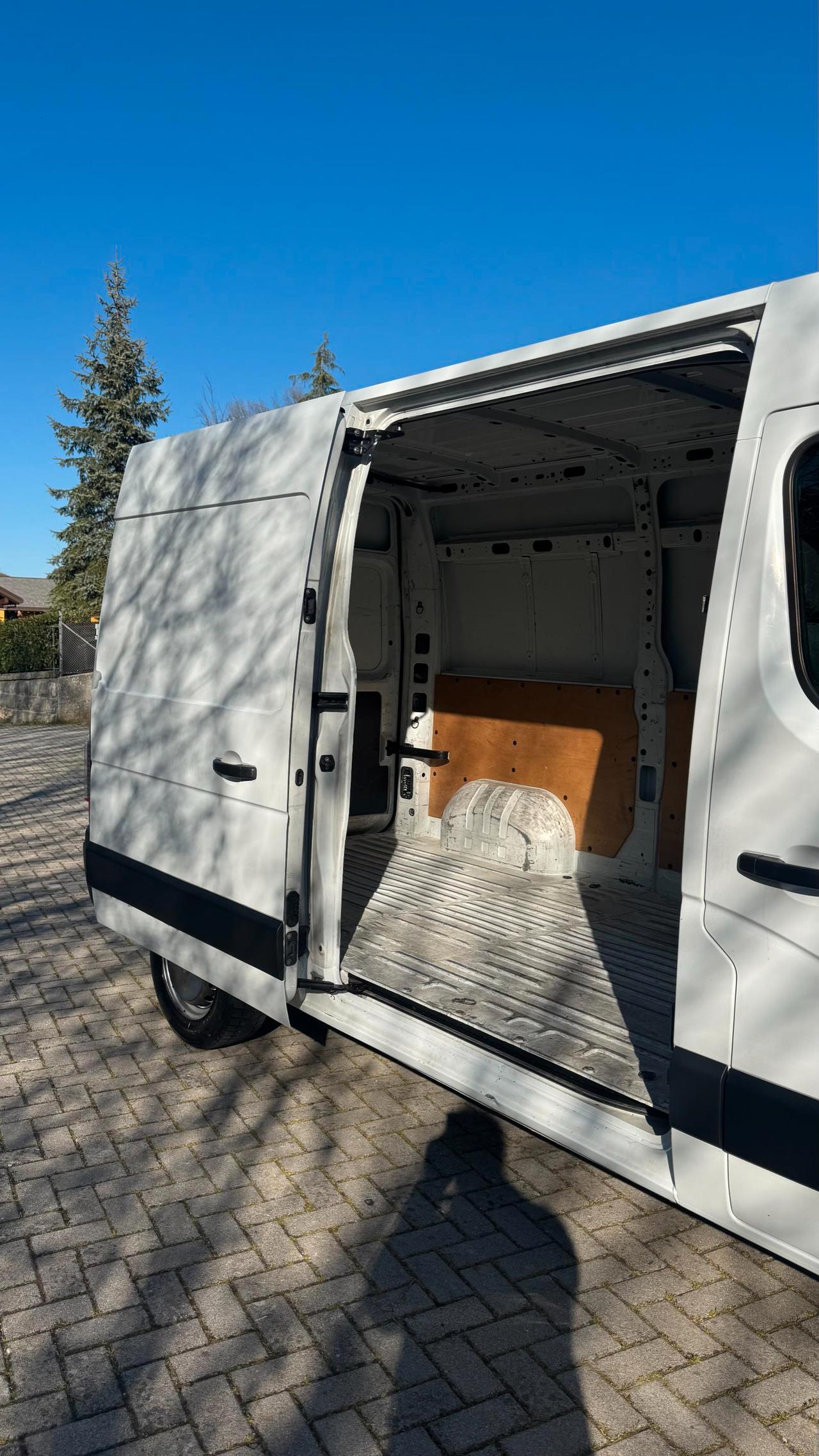 RENAULT Master T33 2.3 dci 125cv L2H2 E5