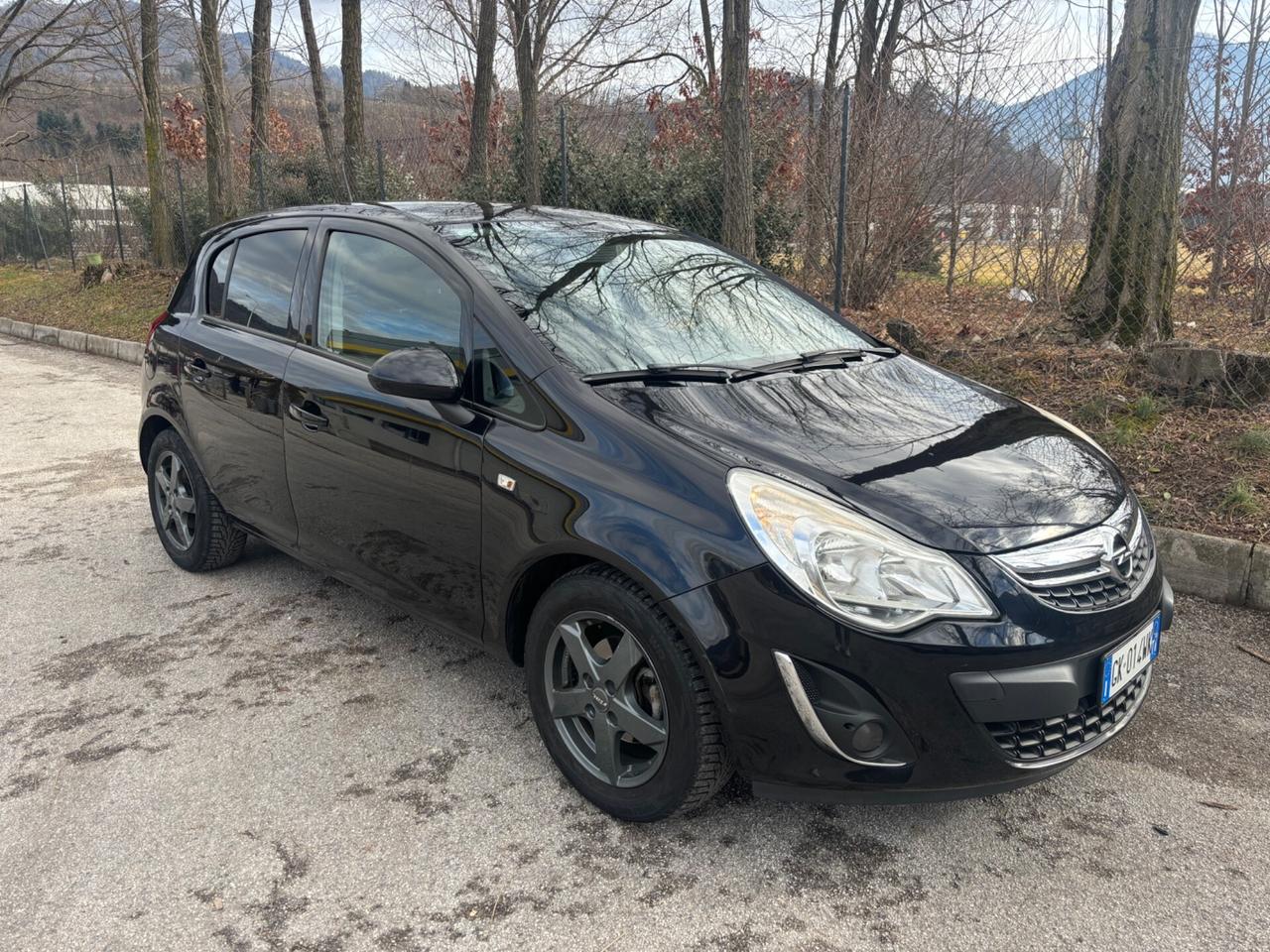 Opel Corsa 1.2 BENZINA 69cv NEOPATENTATI