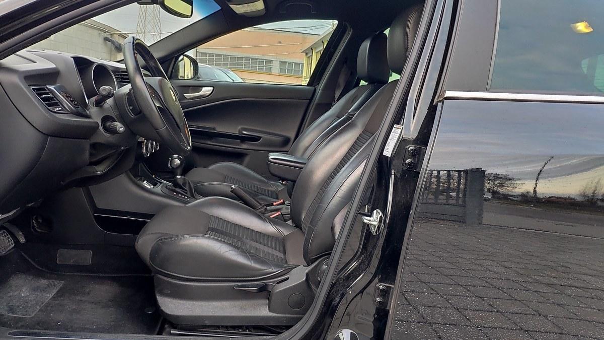 ALFA ROMEO Giulietta SOLO PER COMMERCIANTI AUTO SENZA GARANZIA