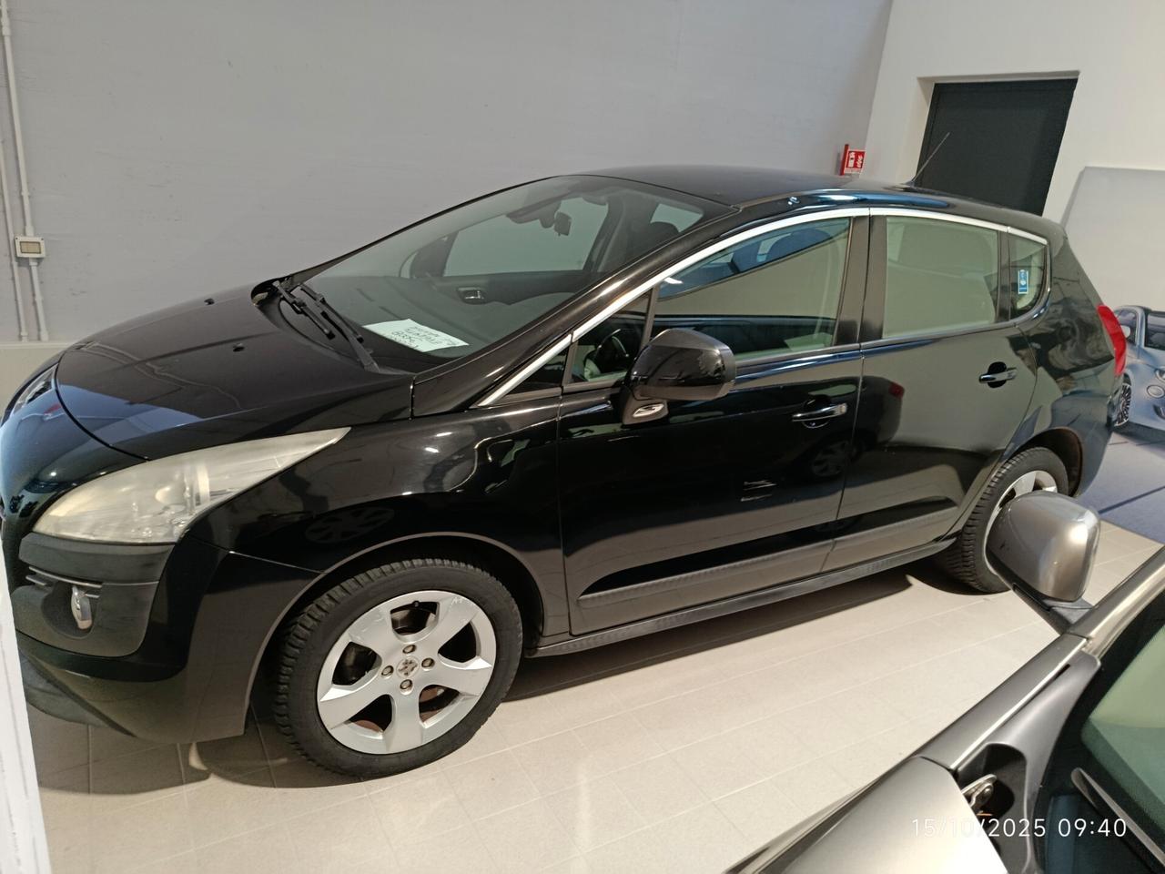 Peugeot 3008 1.6 e-HDi 115CV cambio robotizzato S.&S. Business
