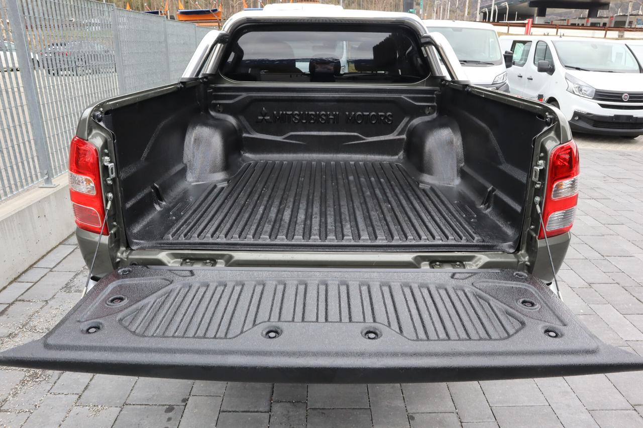 Mitsubishi L200 2.4 DI-D 180 CV DoCab solo 17500 KM