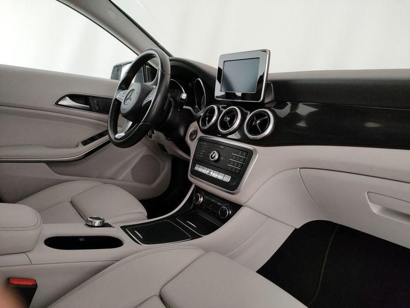 Mercedes-Benz CLA - C/X 117 Shooting Brake 220 d Premium 4matic auto FL