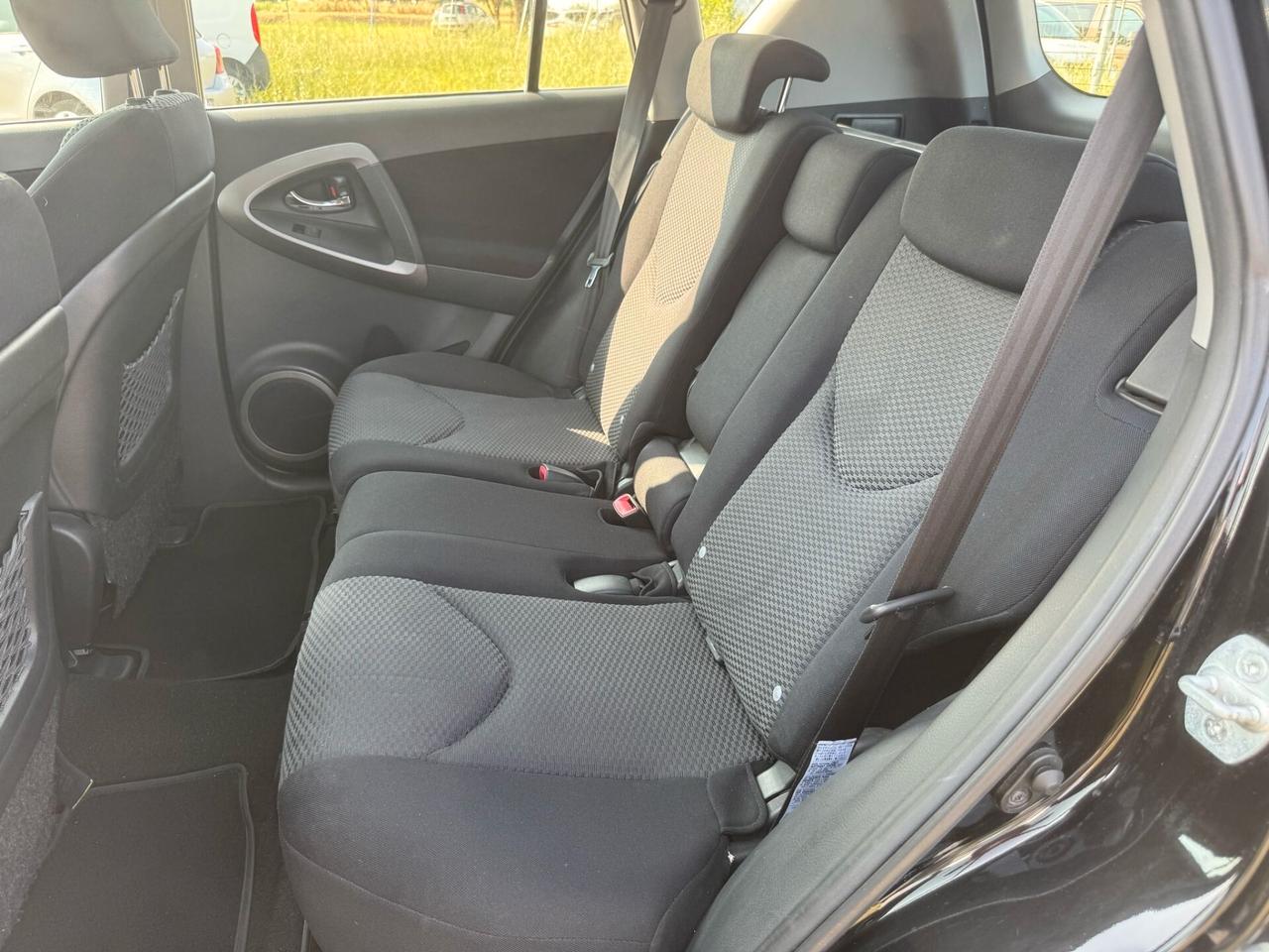 Toyota RAV 4 RAV4 2.2 D-4D SOLAMENTE 125.000 KM