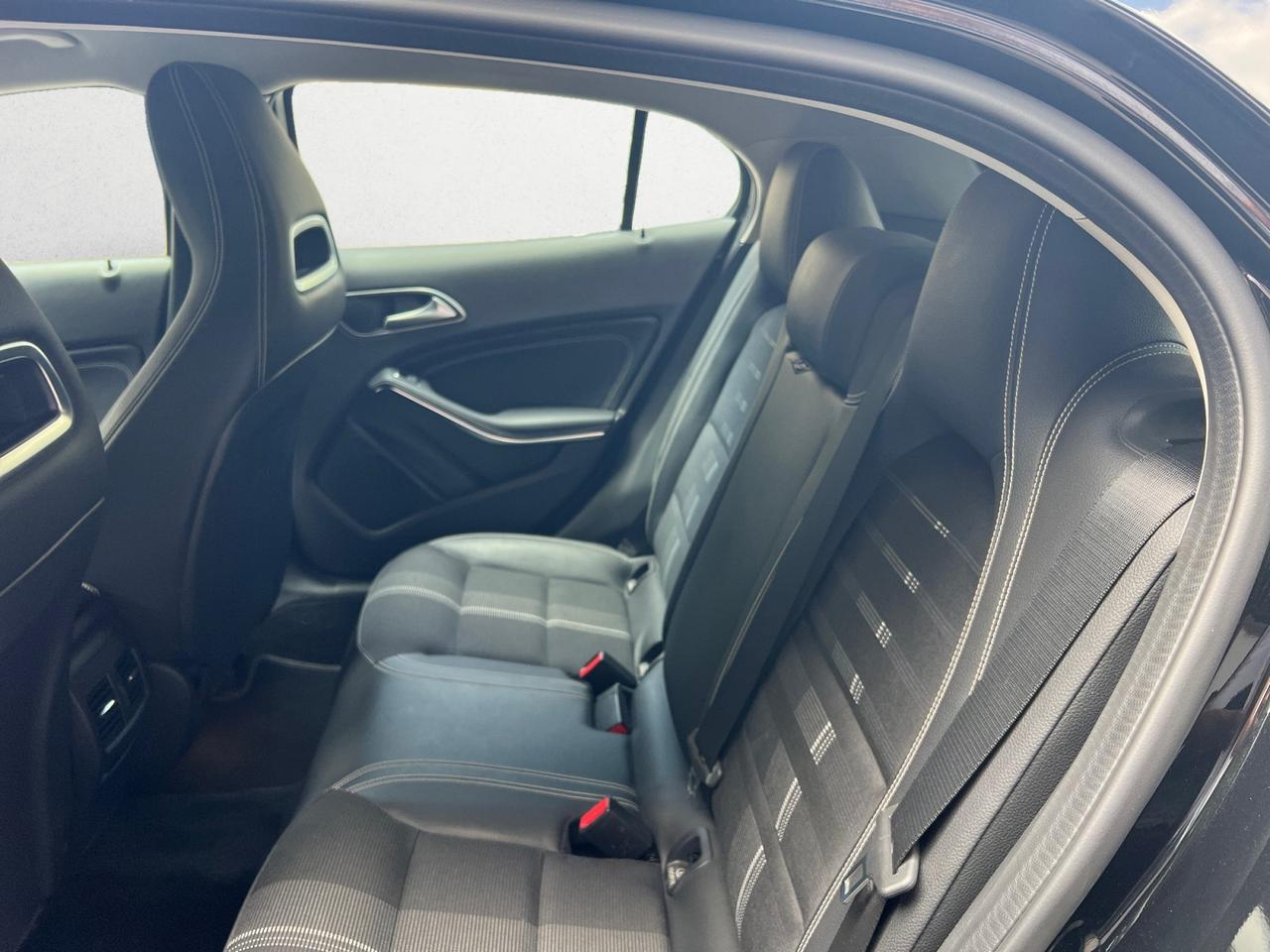 Mercedes GLA 180 Premium auto KM 30.300