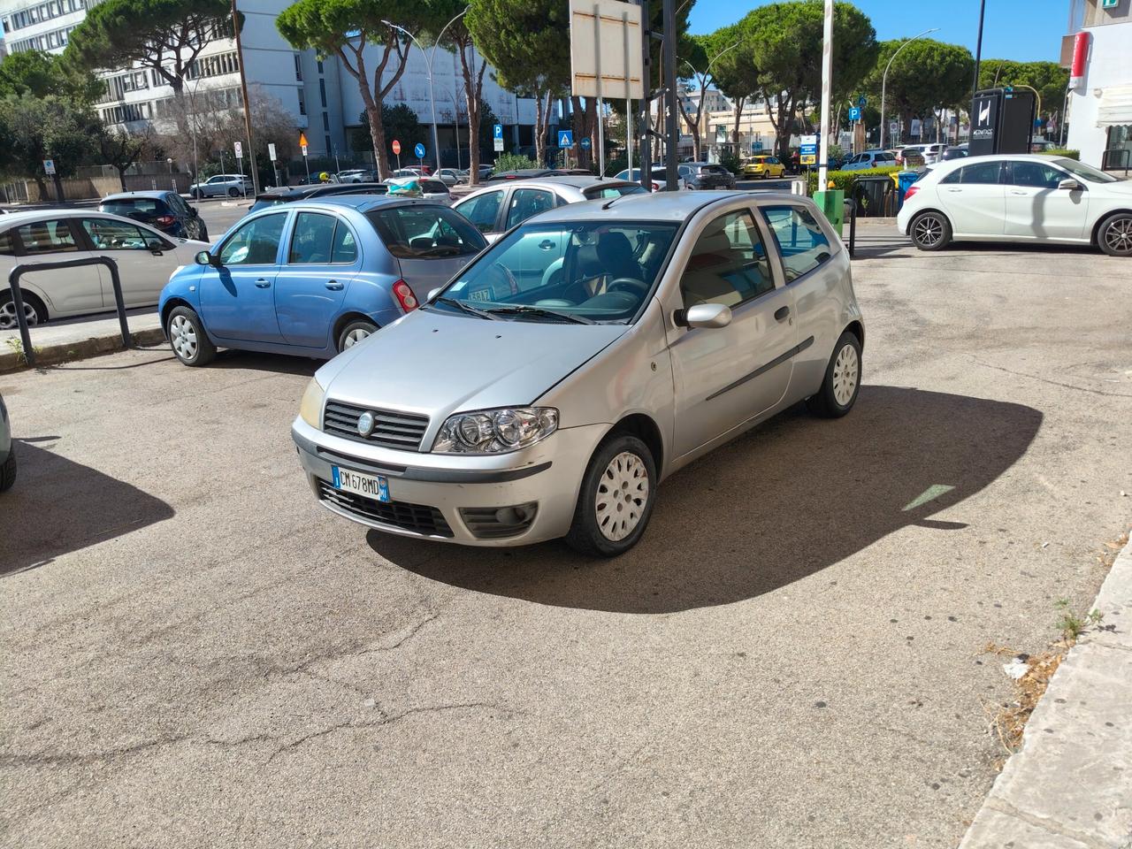 Fiat Punto 1200 benzina perfetta a poco prezzo