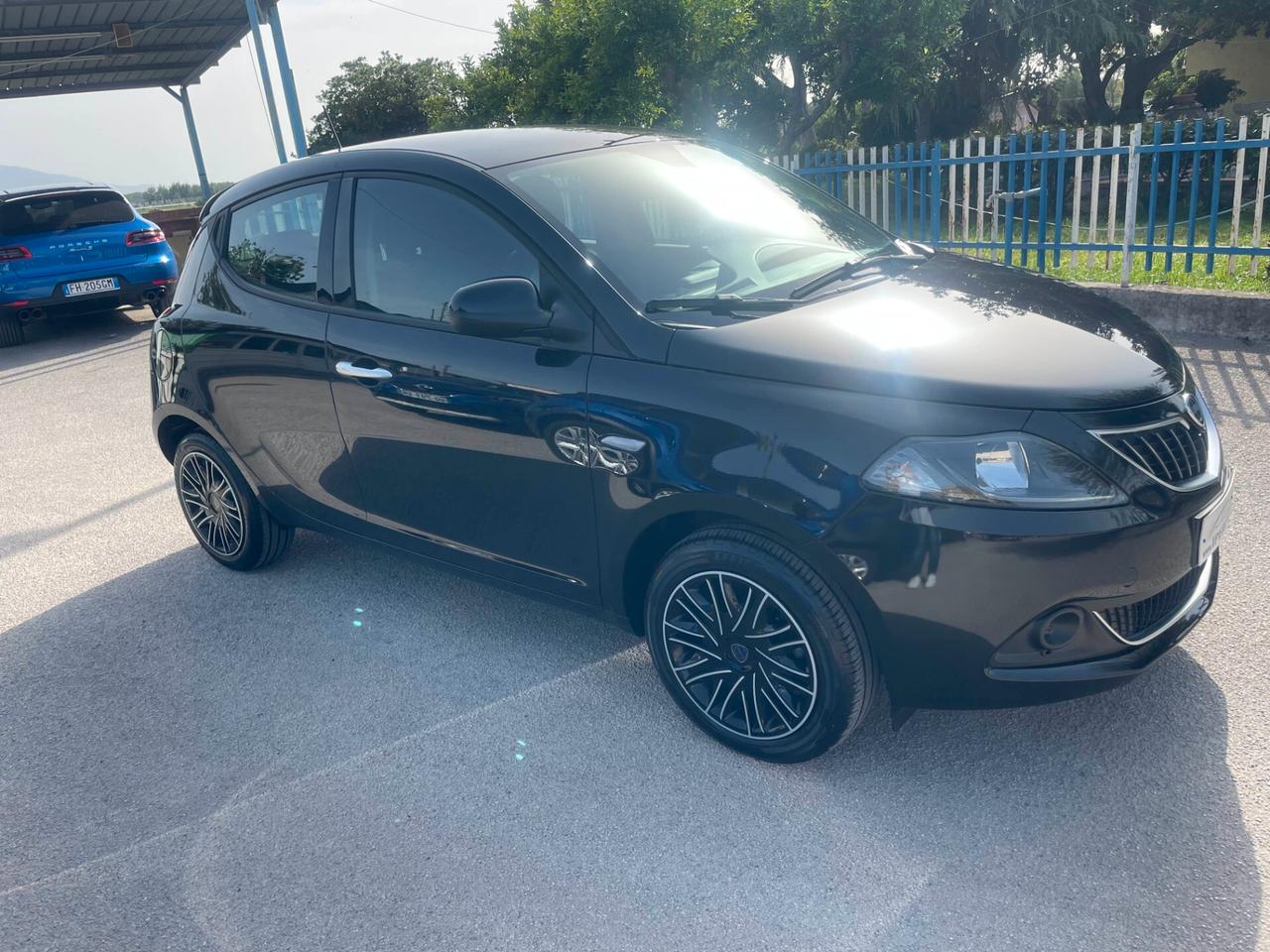 Lancia Ypsilon 1.0 FireFly 5 porte S&S Hybryd Gold