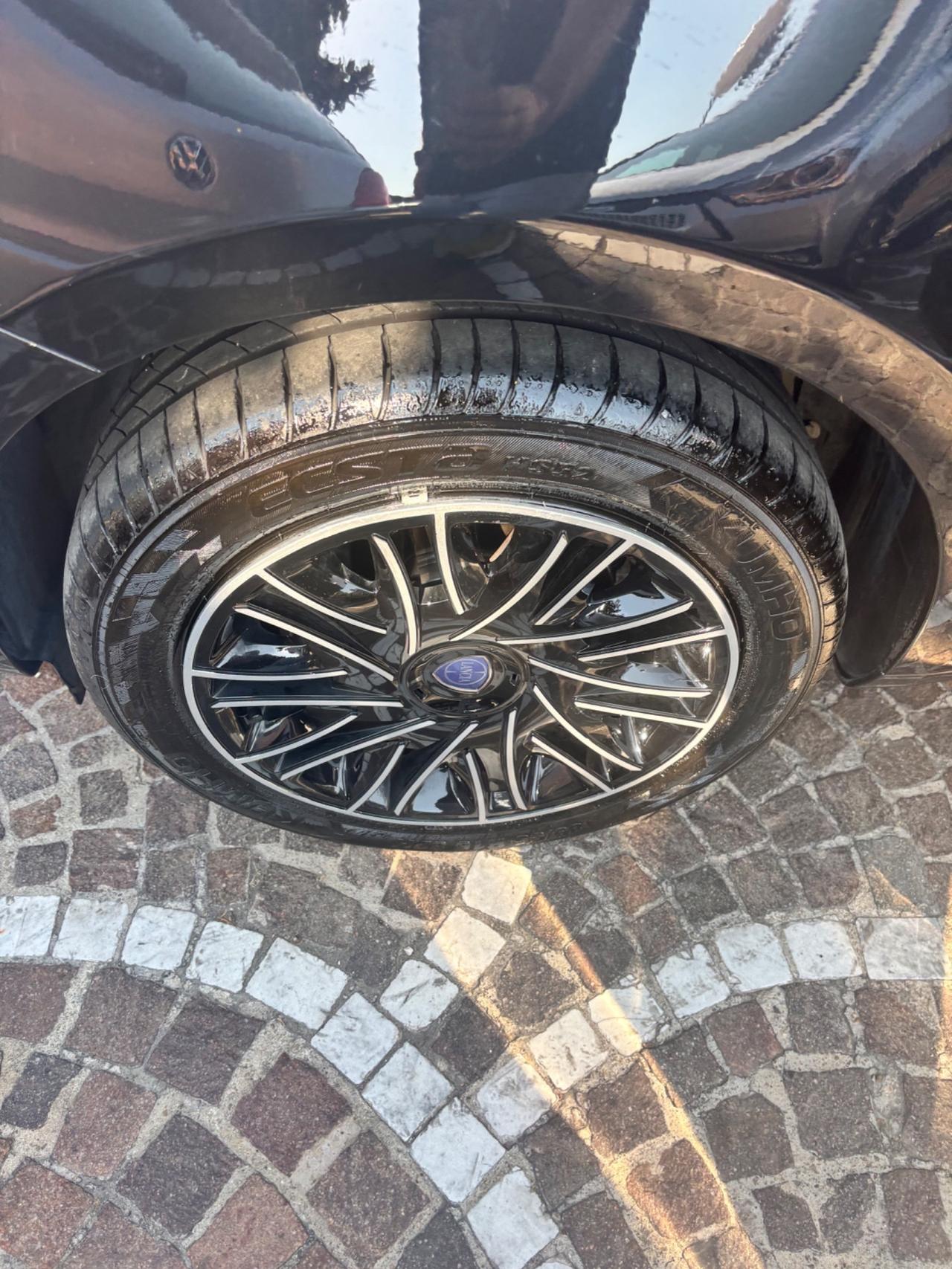 Lancia Ypsilon 1.0 FireFly 5 porte S&S Hybrid Ecochic Gold