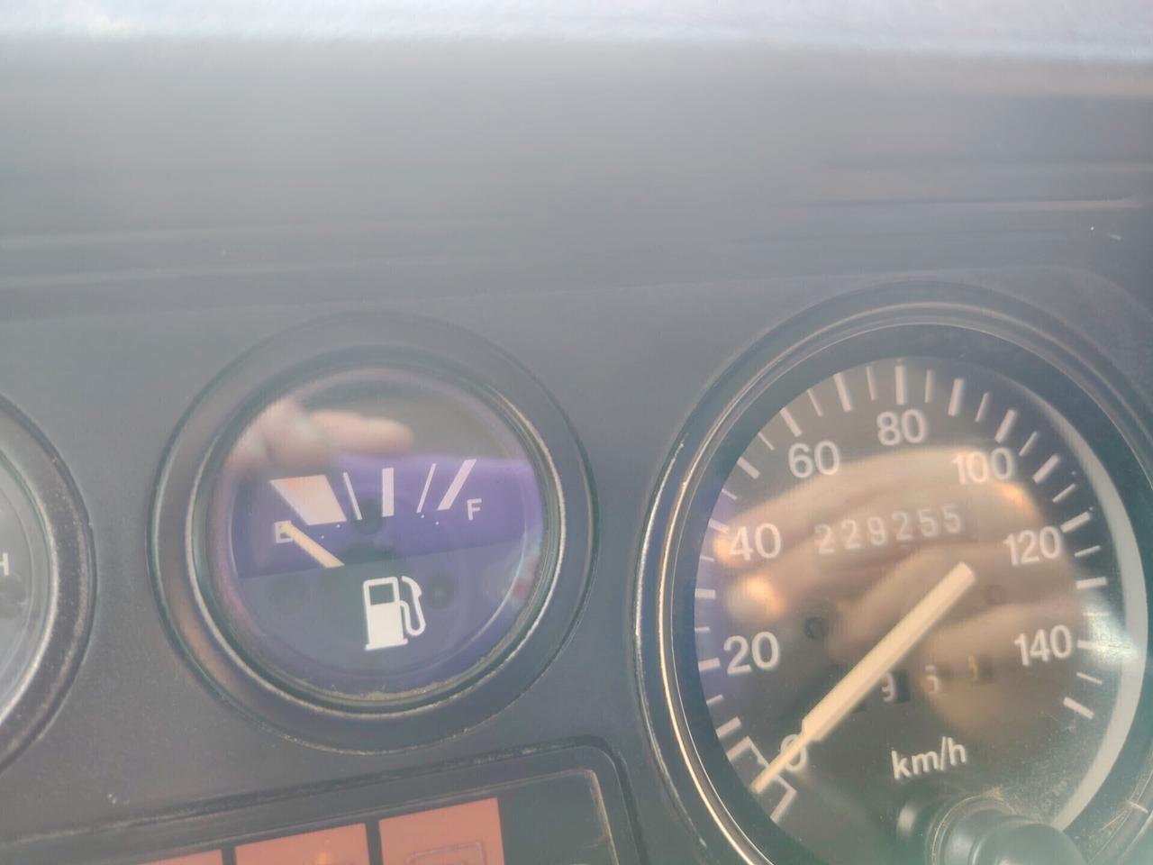 Land Rover Defender 9.0 2.5 Td5 -AUTOCARRO