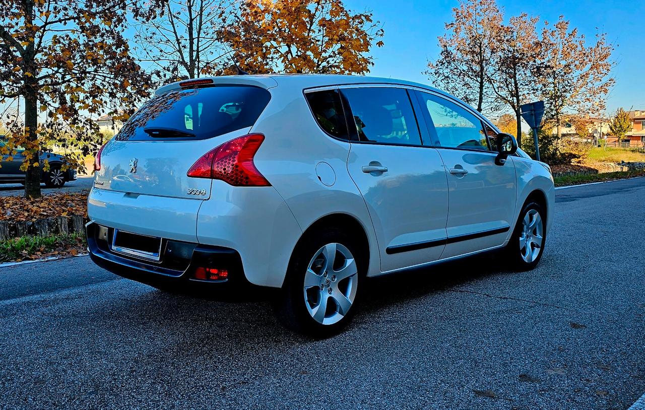 Peugeot 3008 1.6 HDi 110CV cambio robotizzato Premium