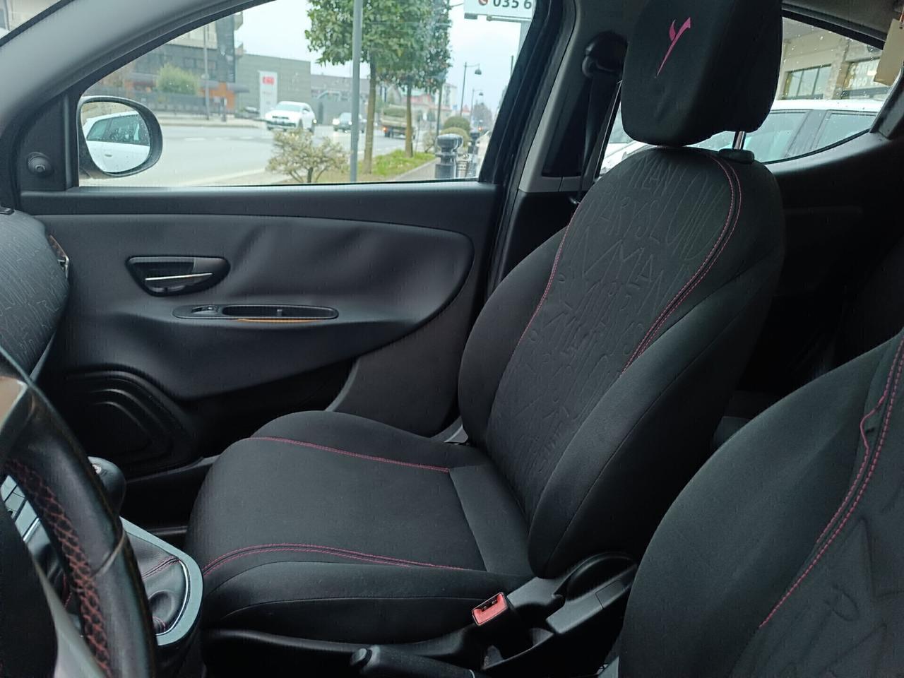 Lancia Ypsilon 1.3 MJT 95 Platinum TETTO APRIBILE