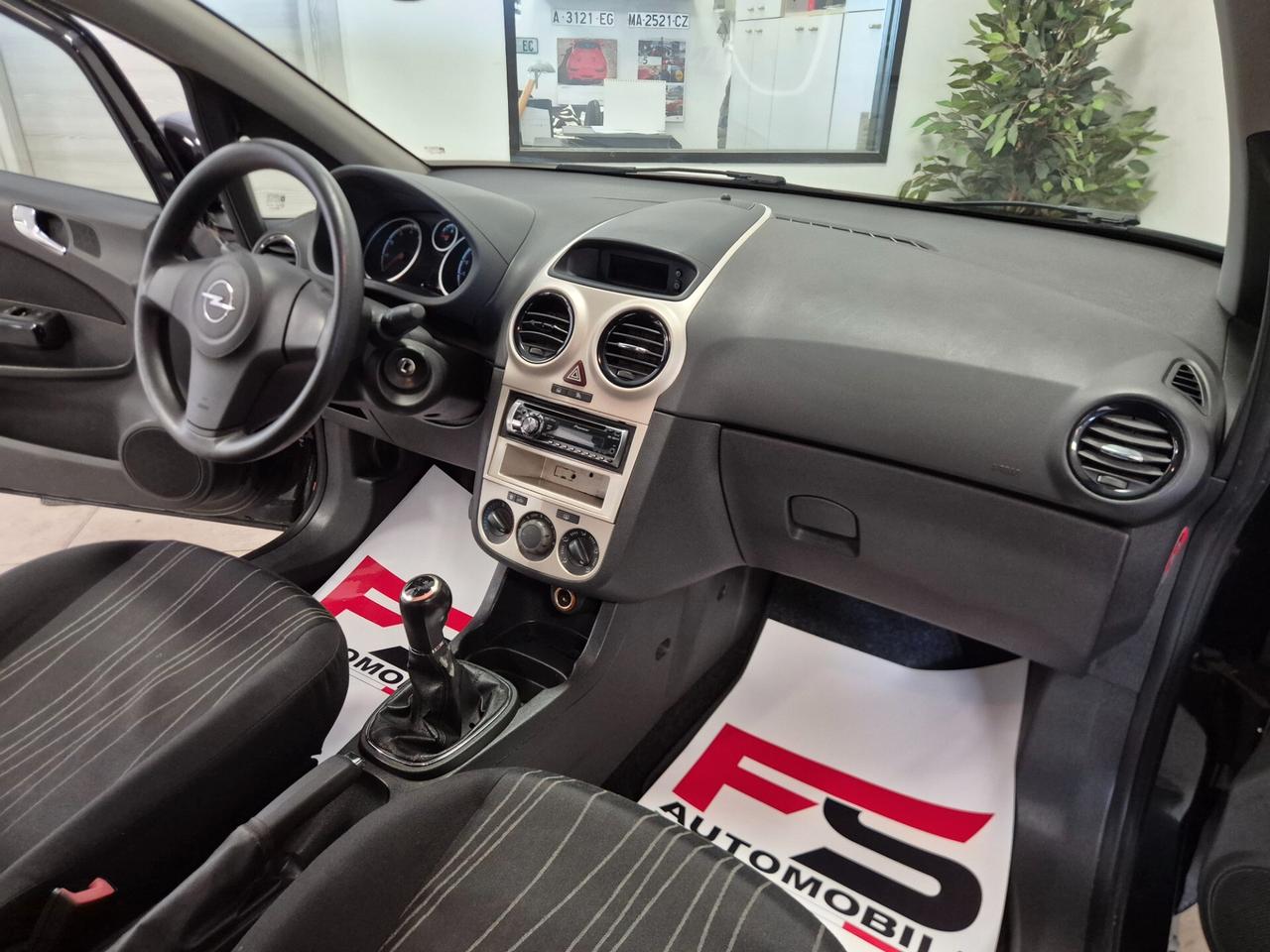 Opel Corsa 1.2 3 porte Sport