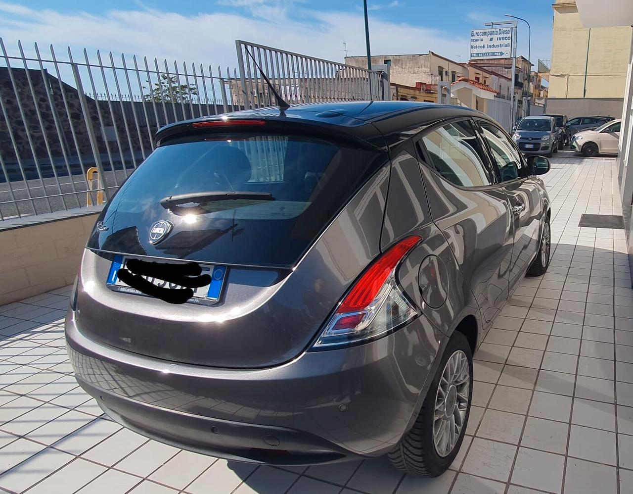 Lancia Ypsilon 1.3 MJT 95 CV Platinum