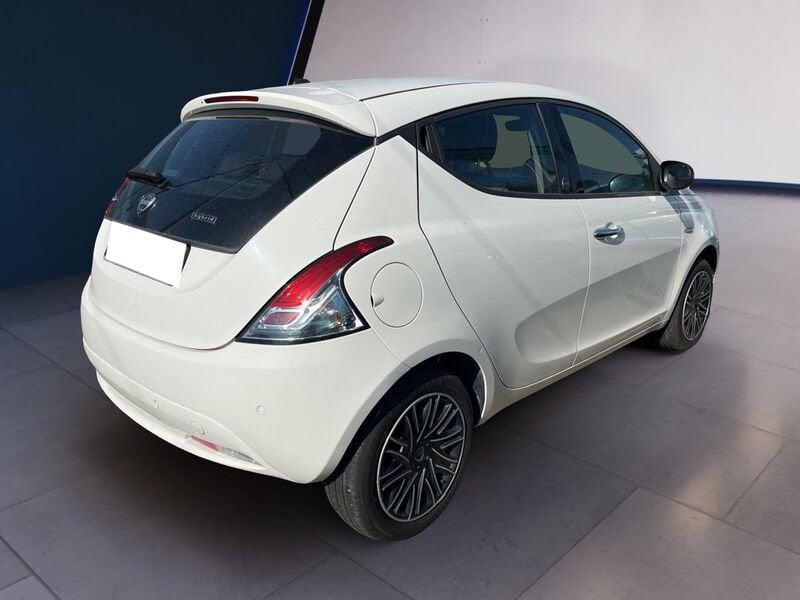 Lancia Ypsilon III 2015 1.0 hybrid Gold s&s 70cv