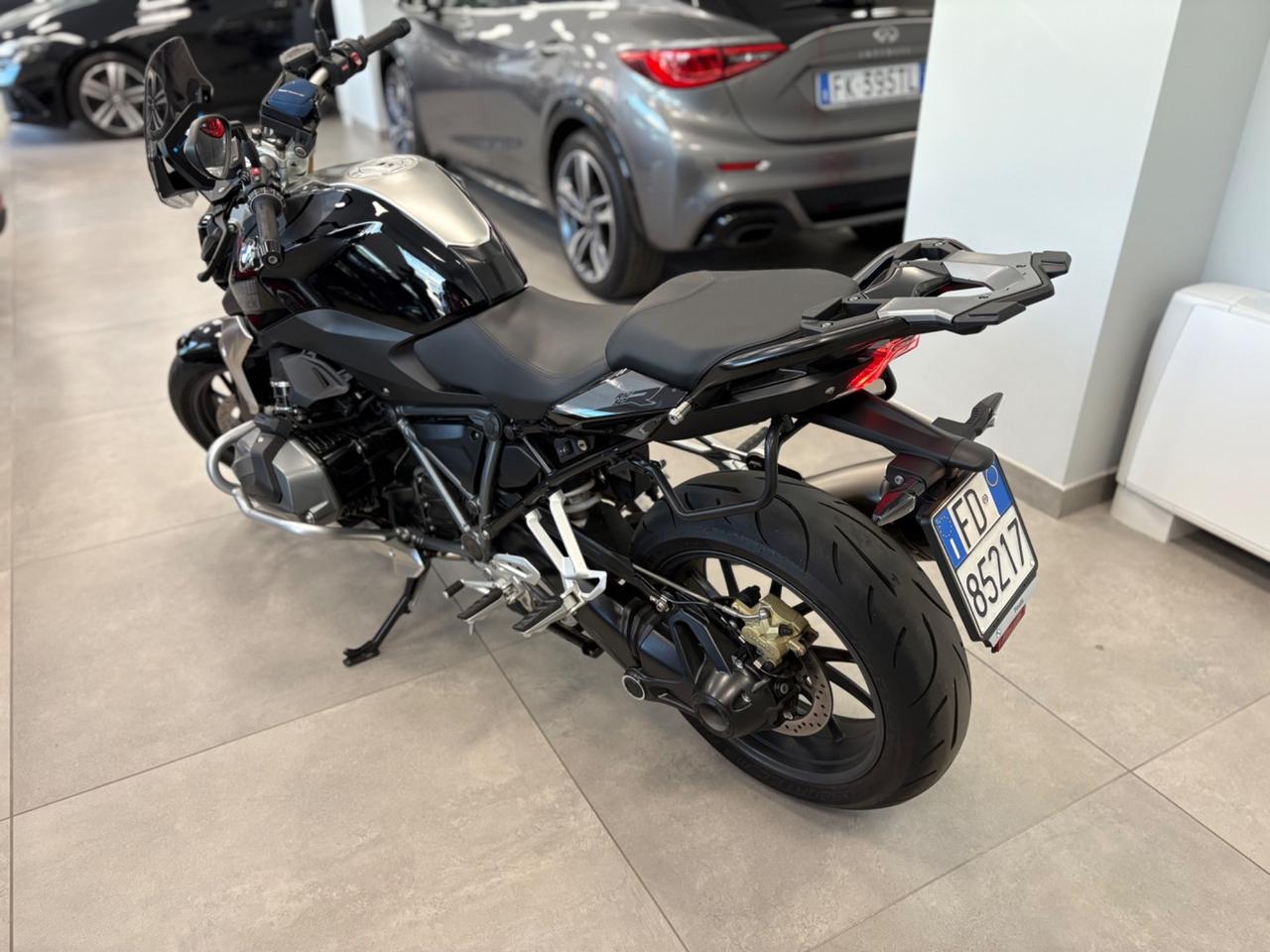 Bmw R 1250 Triple Black 2023 km 15000 AKRAPOVIC
