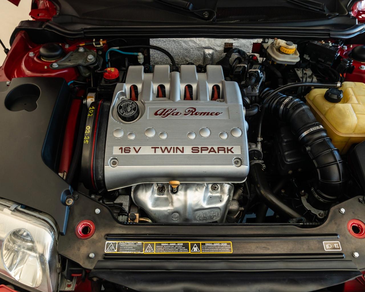 Alfa Romeo 2.0 Twin Spark 150 CV – Basso chilometraggio - Rosso Alfa