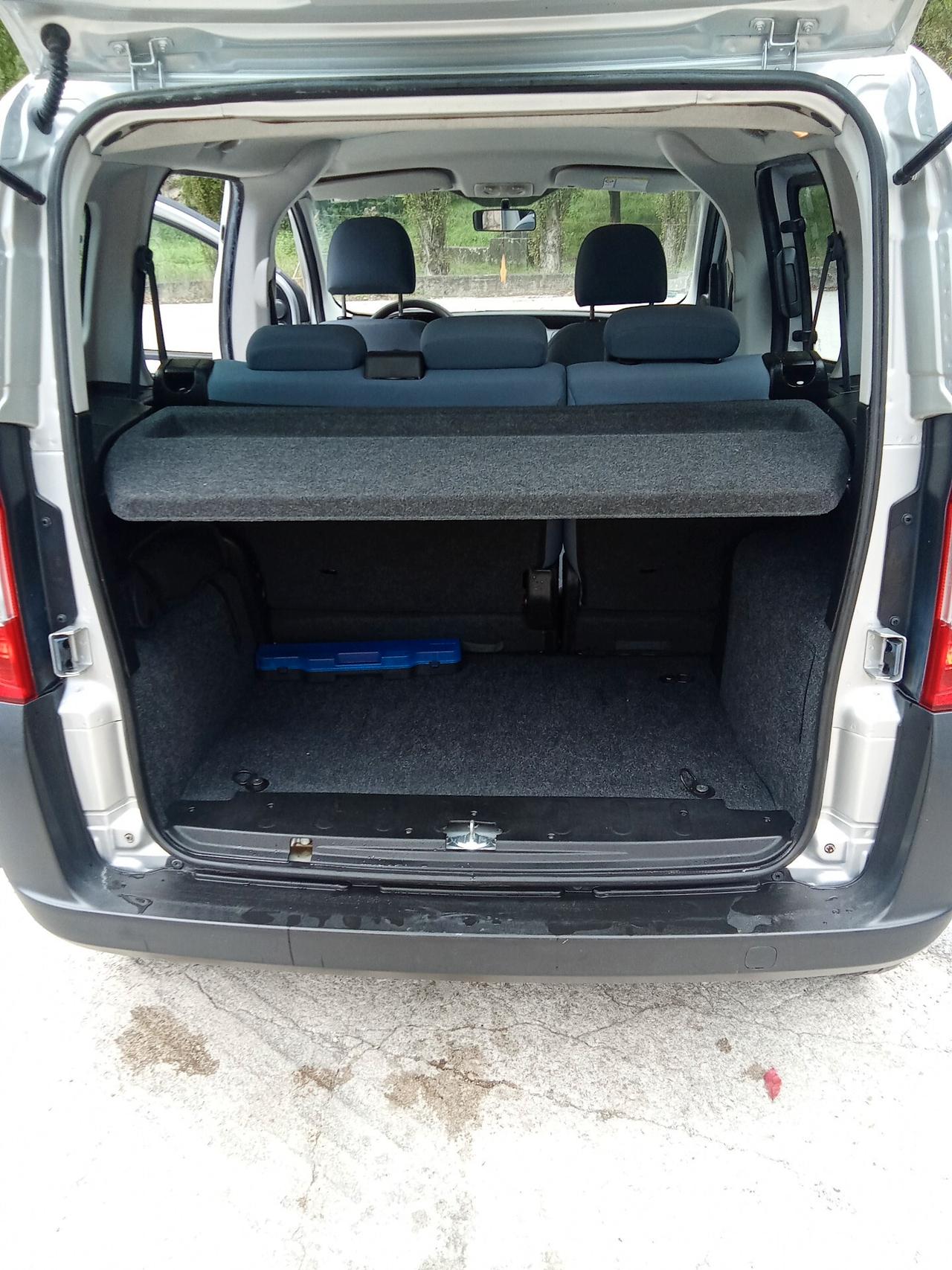 Peugeot Bipper 1.3 HDi 75 Outdoor 011