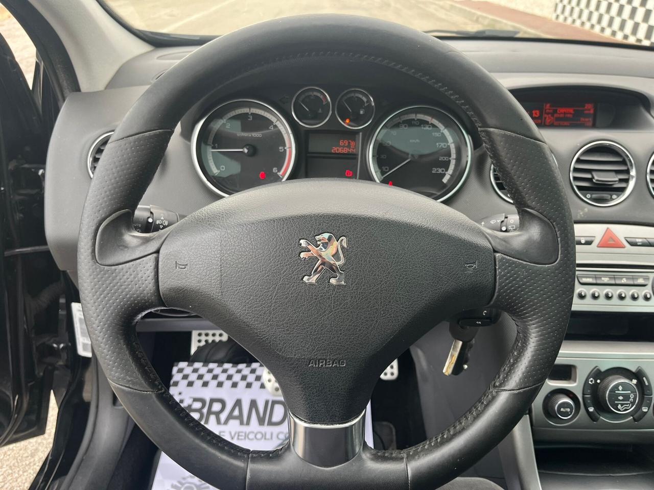 Peugeot 308 1.6 HDi SW Ciel Féline - 2011