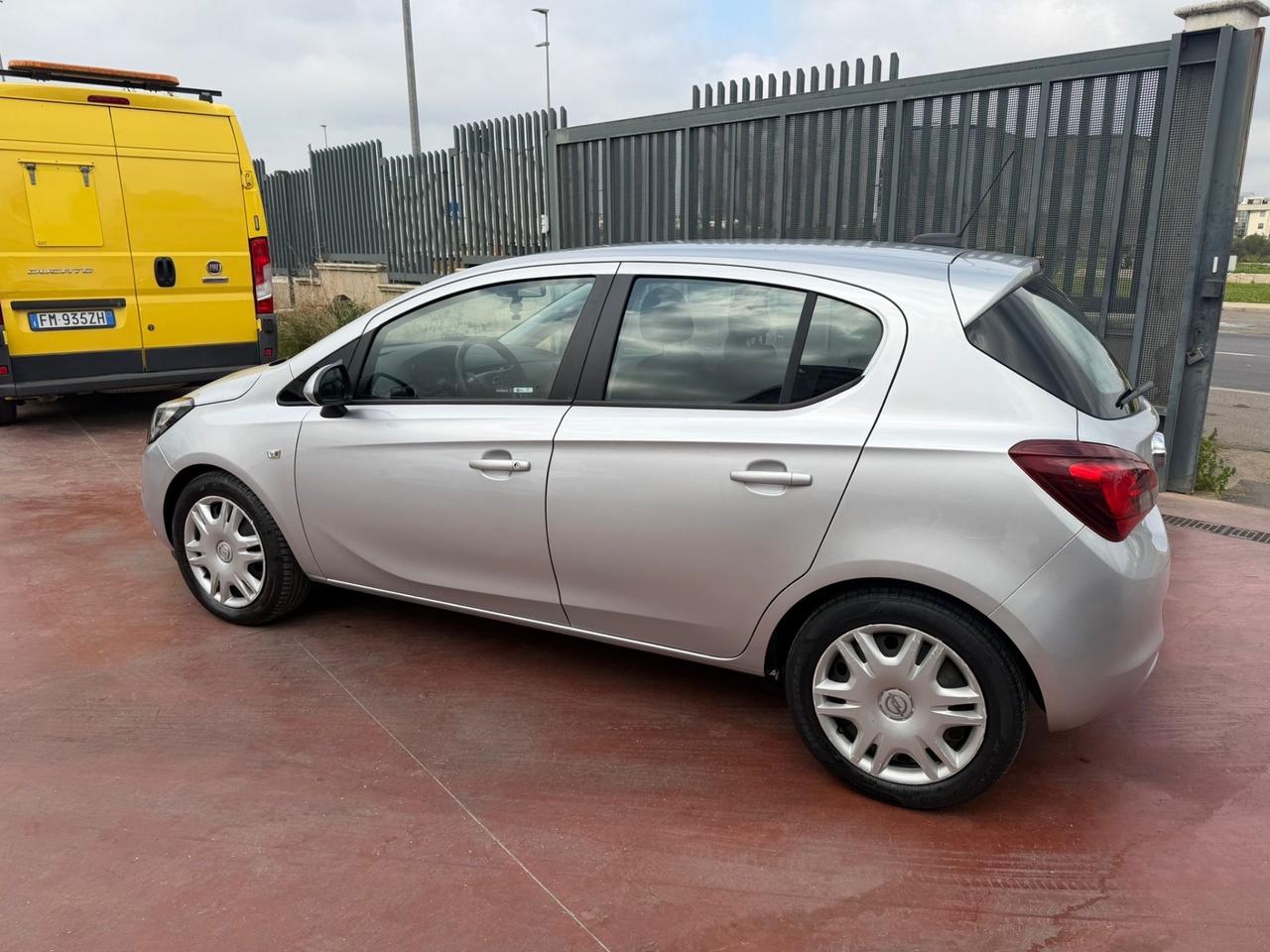 Opel Corsa 1.4 90CV GPL Tech 5 porte Innovation