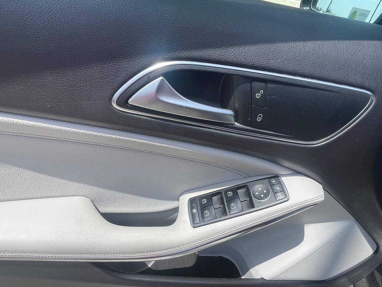 Mercedes-benz GLA 180 SPORT