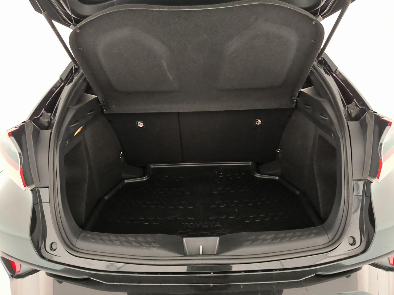 Toyota C-HR 1.8h lounge 2wd e-cvt my18