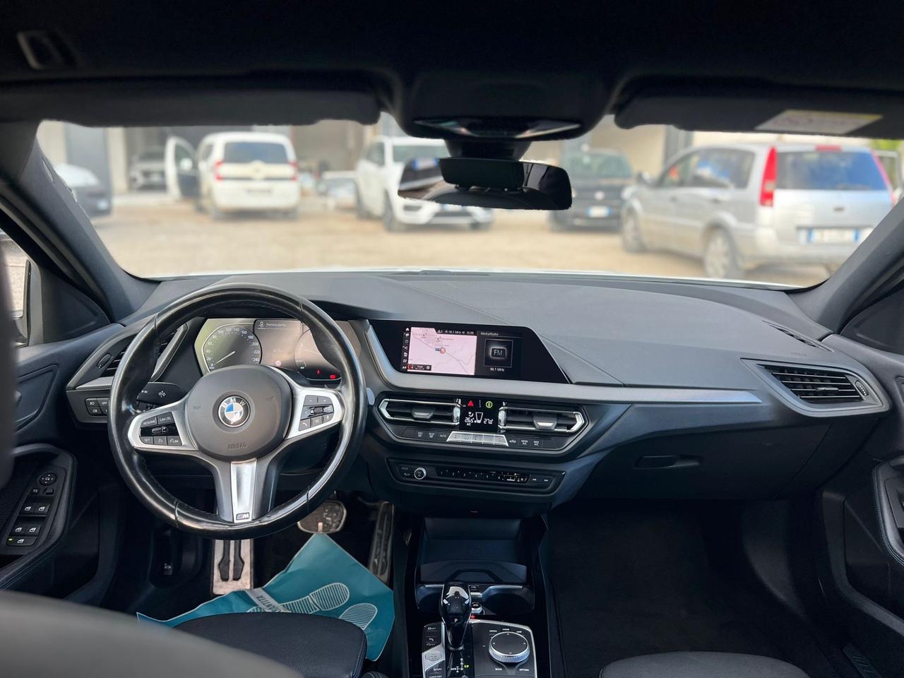 Bmw 118 118d 5p. Msport