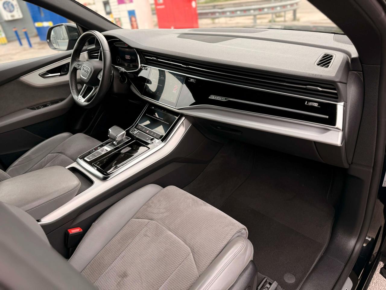 Audi Q8 50 TDI IDENTITY BLACK/23" RSQ8/PELLE