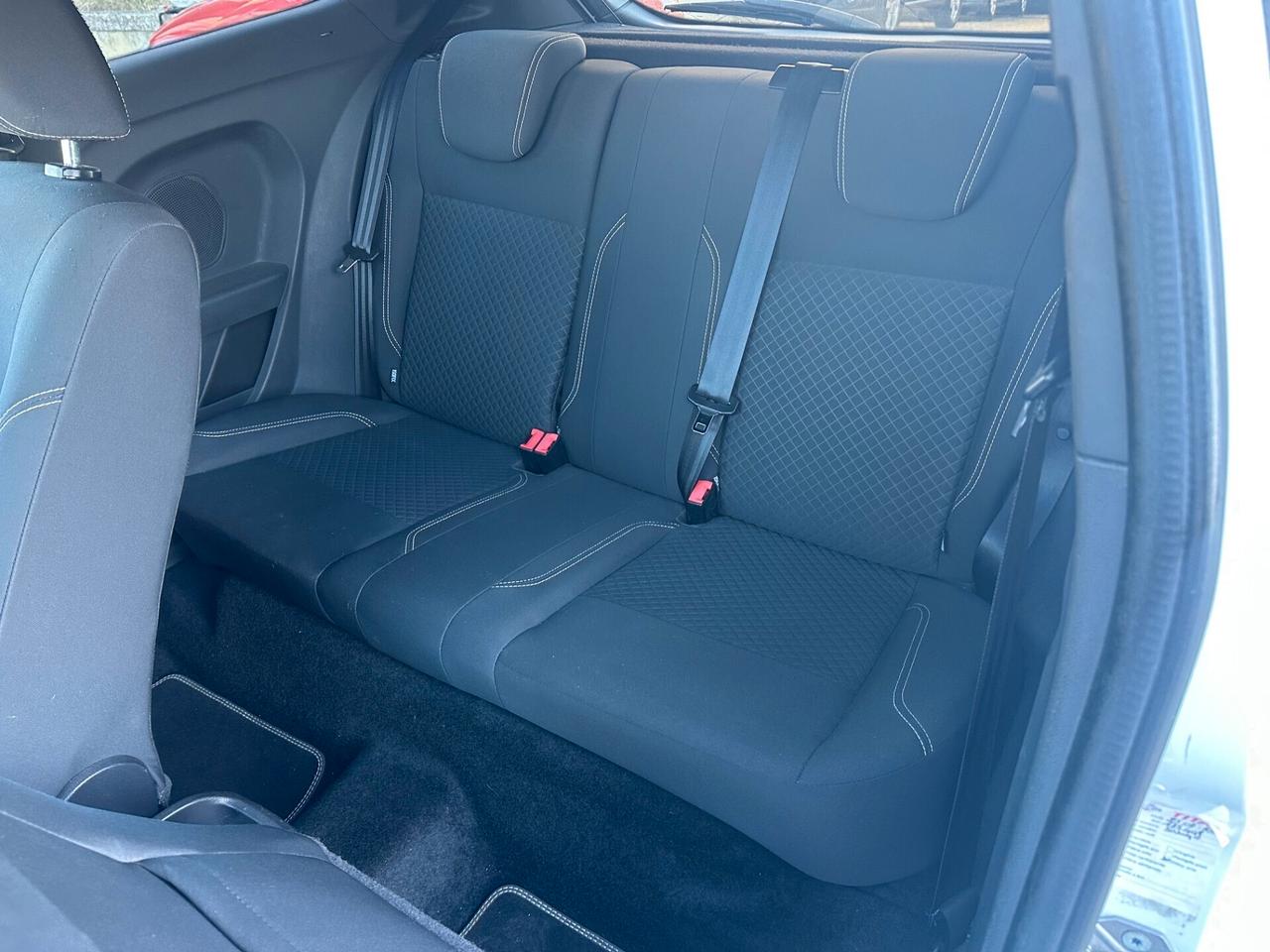 Ford Fiesta 1.4 3 porte Bz.- GPL Black & White Edition ok neo patentati