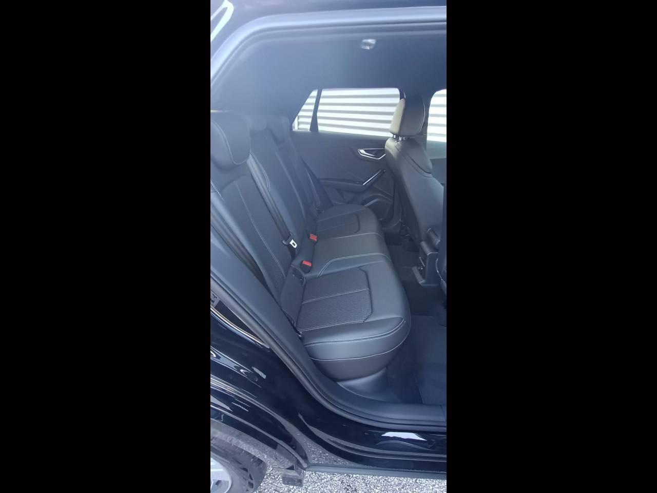 AUDI Q2 35 TDI S-TRONIC S-LINE