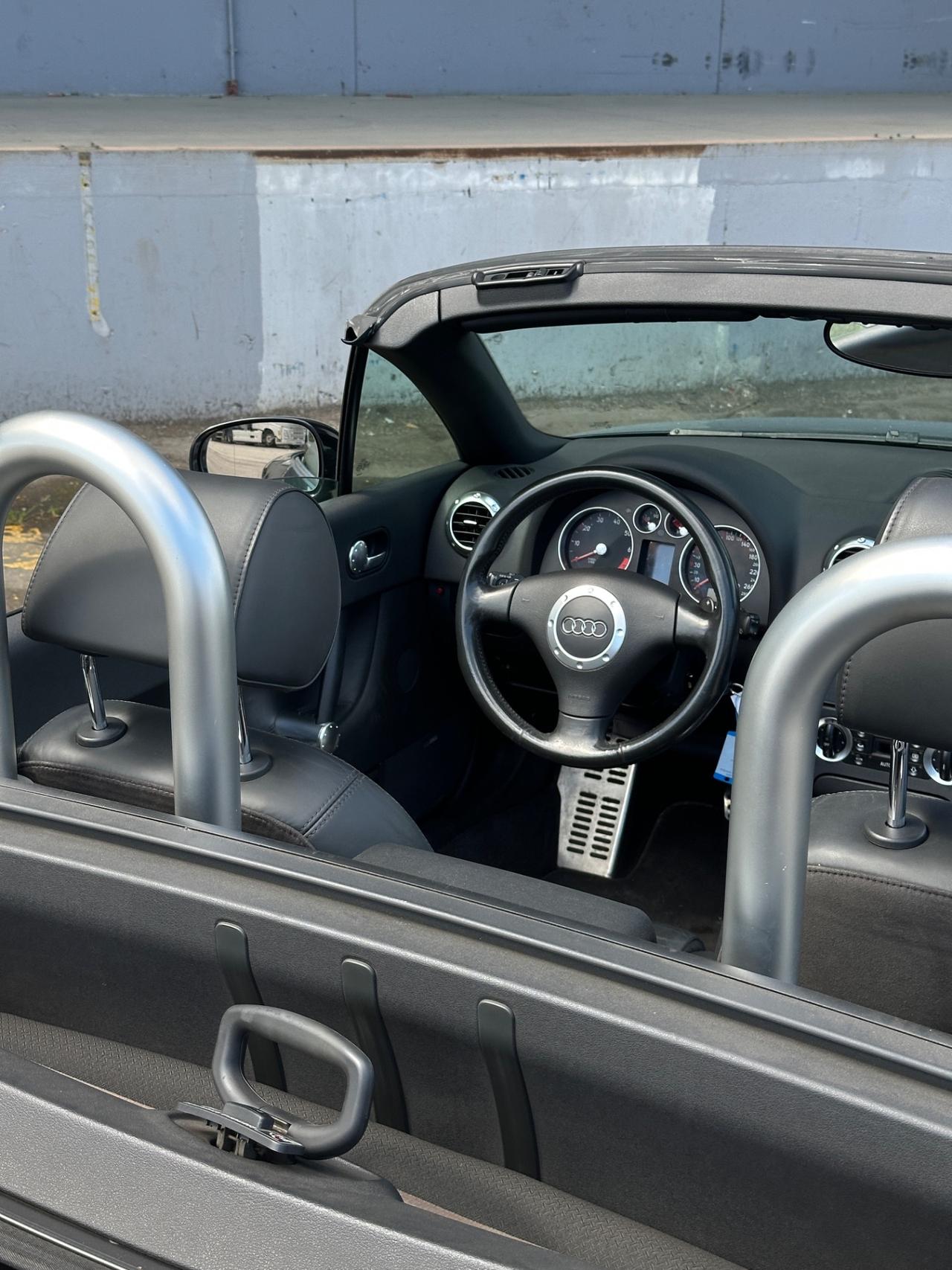 Audi TT 3.2 V6 Roadster Quattro Cabrio