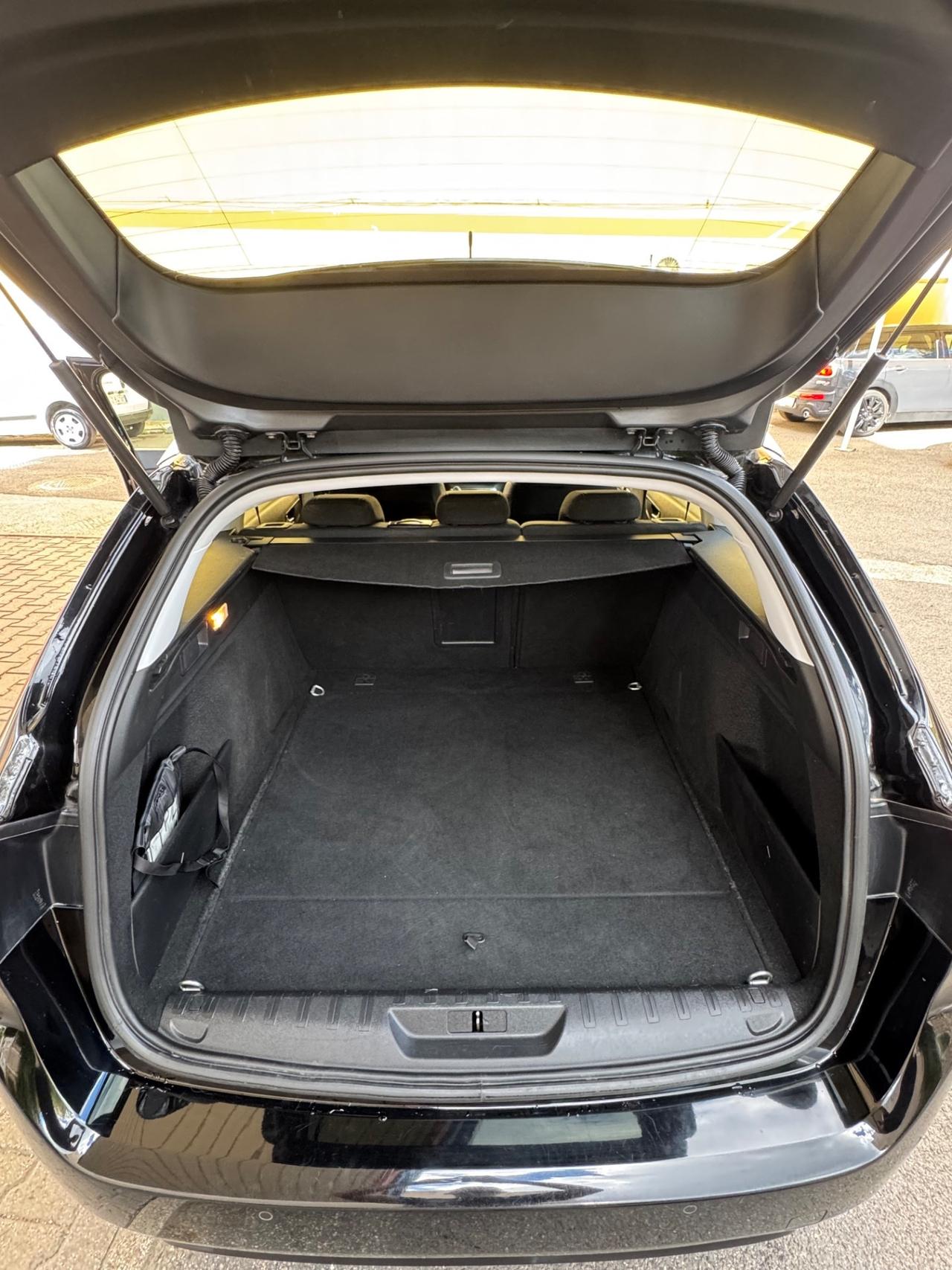 Peugeot 308 BlueHDi 130 S&S EAT8 Allure