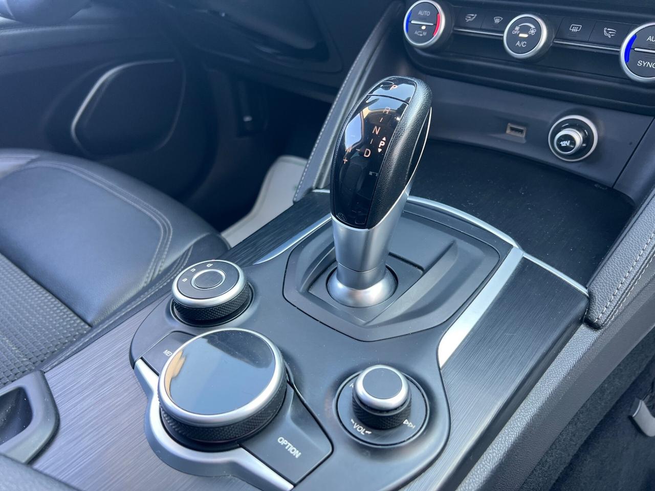 Alfa Stelvio 2.2 180 cv Executive