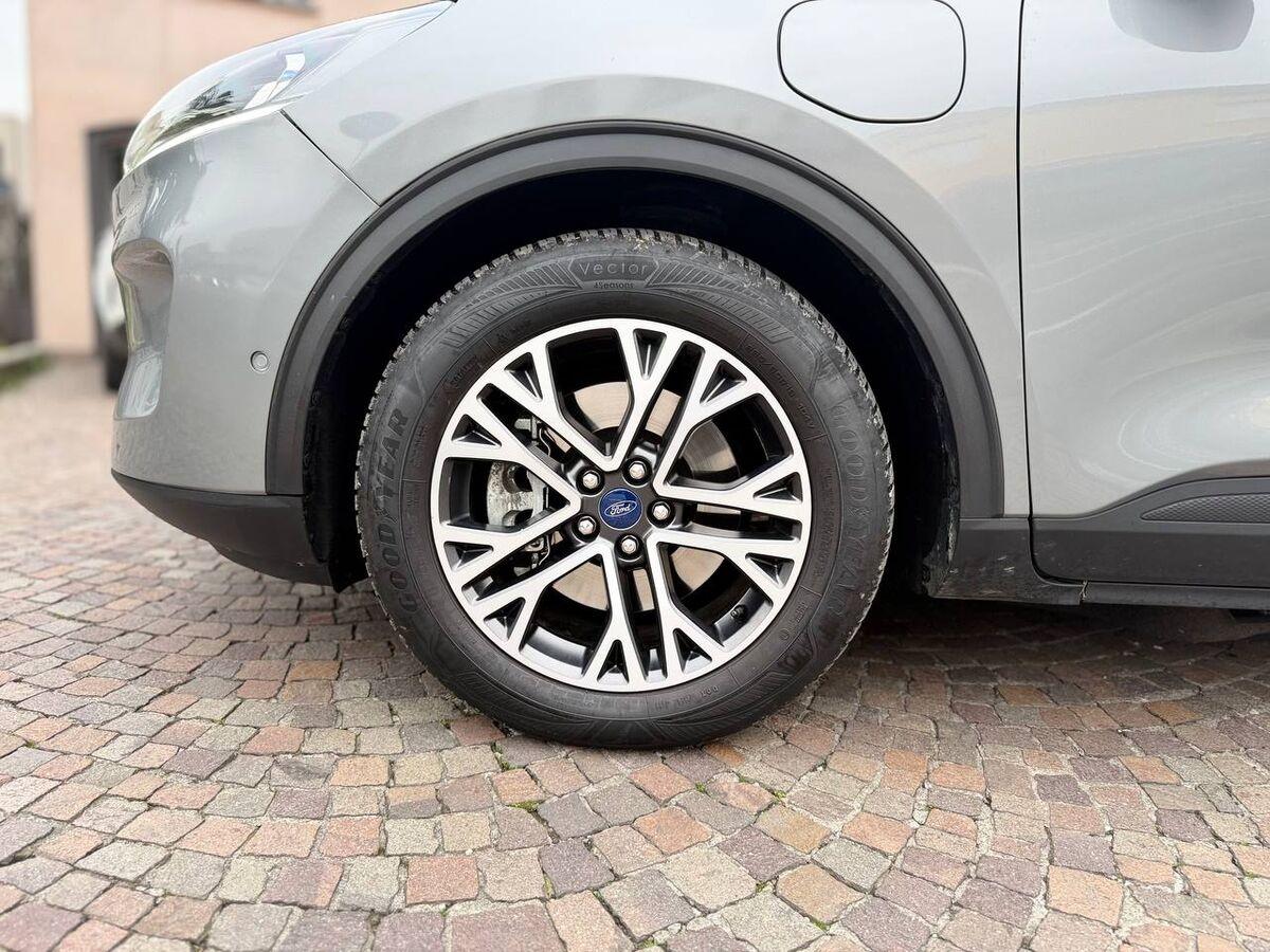 Ford Kuga 2.5 phev Titanium 2wd 225cv e-shifter