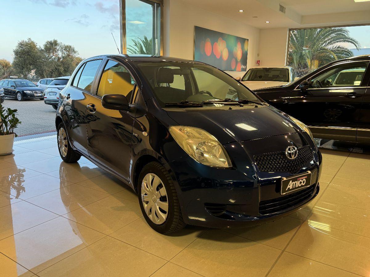 TOYOTA Yaris 1.4 D Cambio Automatico