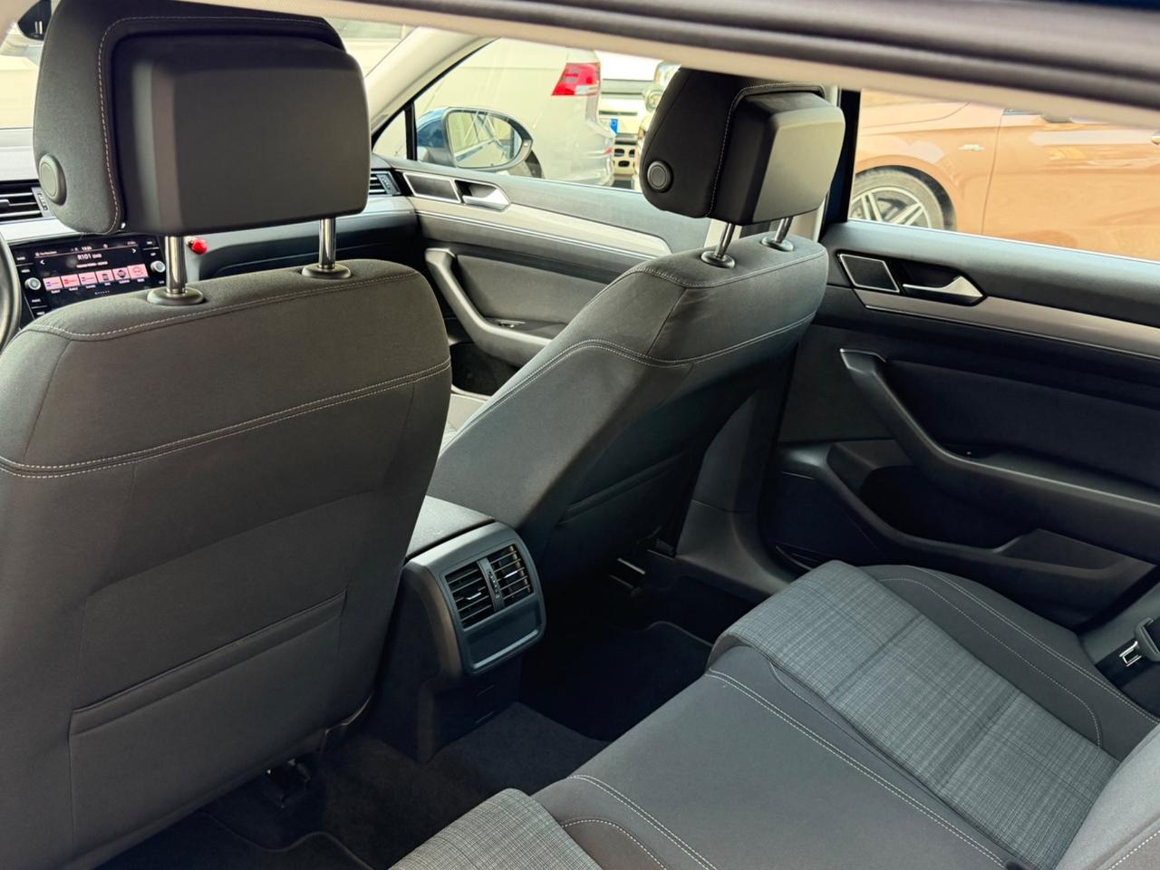 Volkswagen Passat Variant 2.0 TDI SCR 122 CV EVO DSG Business
