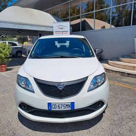 Lancia Ypsilon 1.0 Bz 70 Cv Hybrid Silver