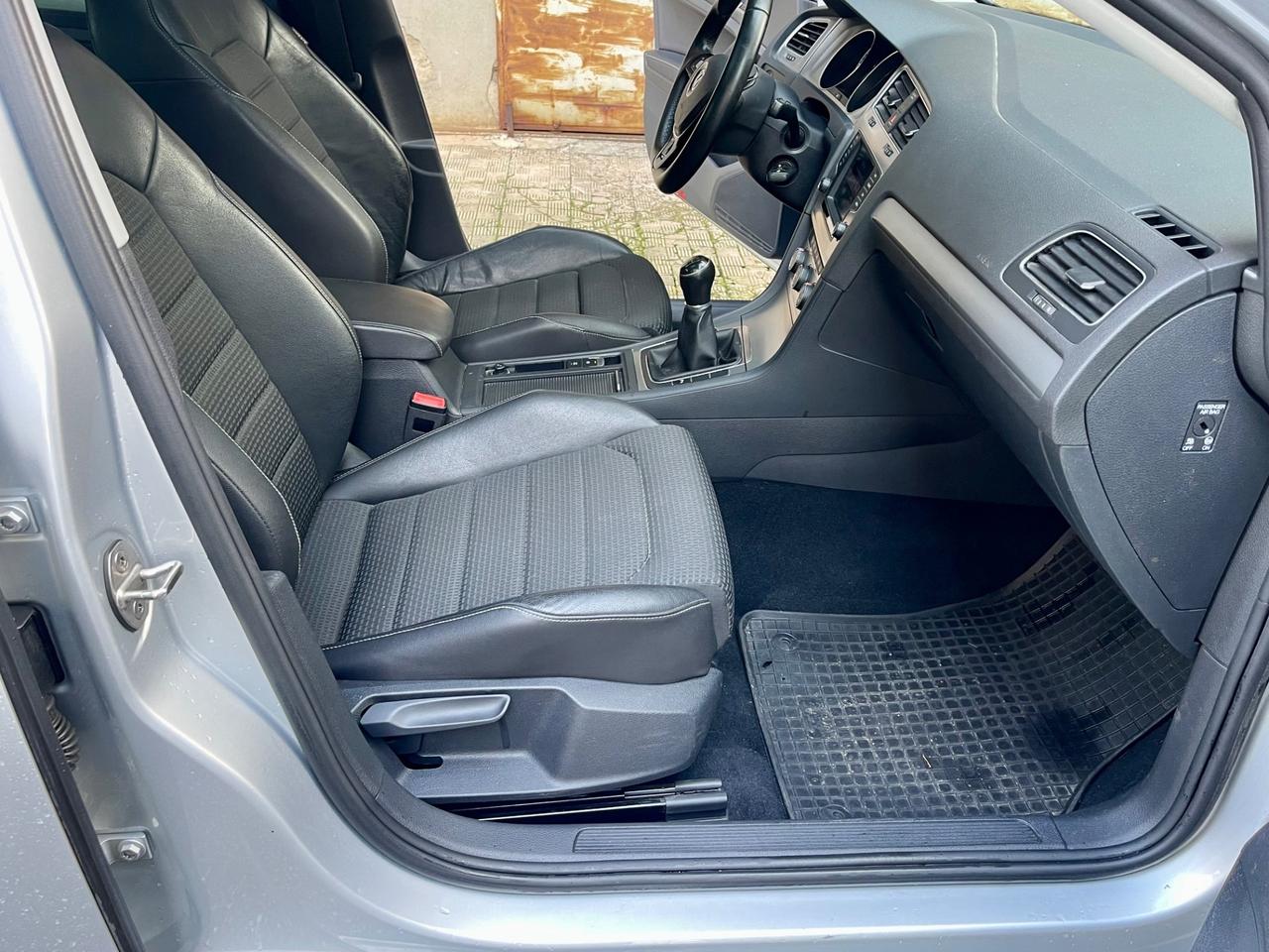 Volkswagen Golf 2.0 TDI 5p. Highline BlueMotion (Tetto apribile)