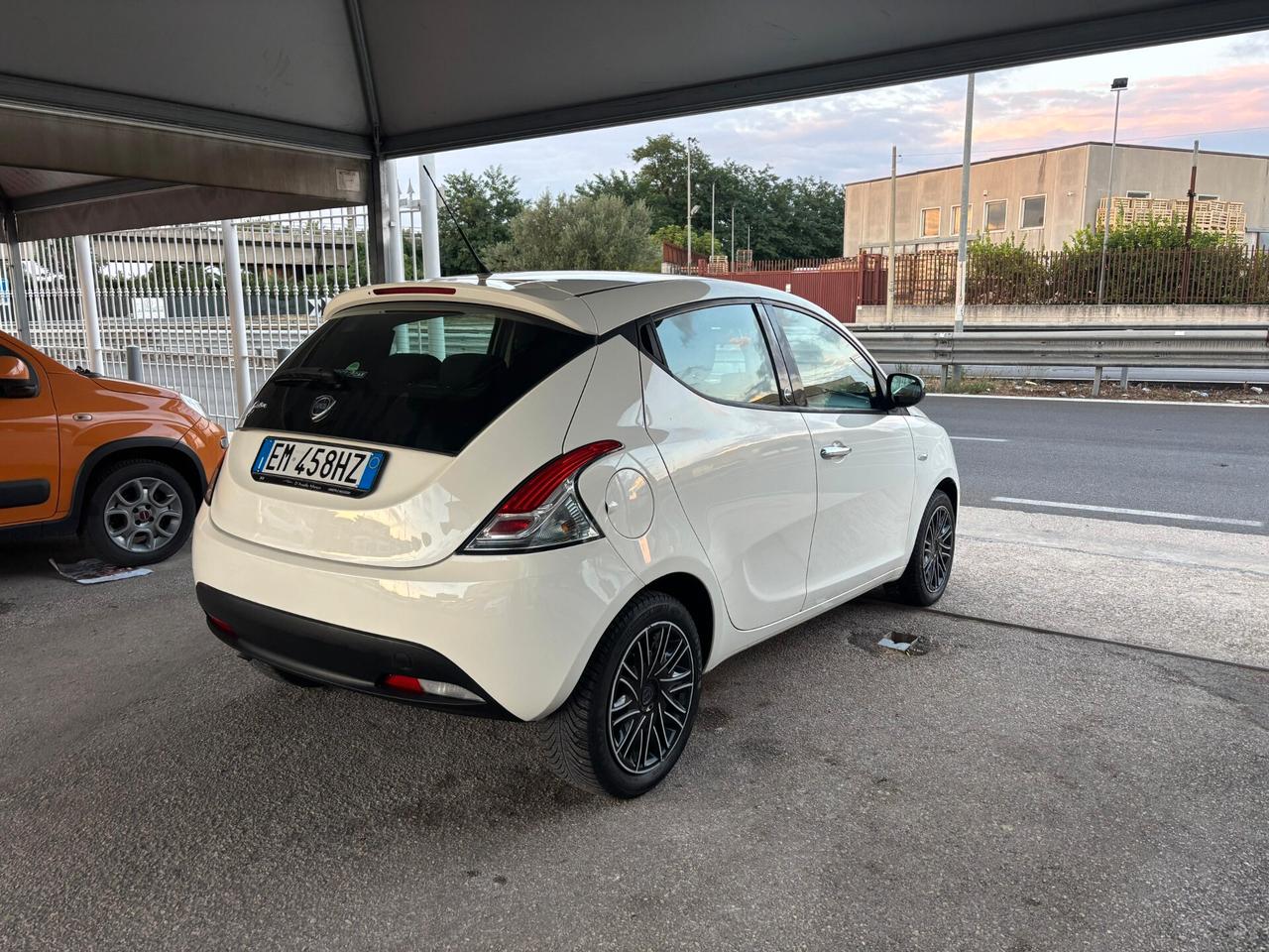 Lancia Ypsilon 1.2 69 CV 5 porte GPL Ecochic Gold