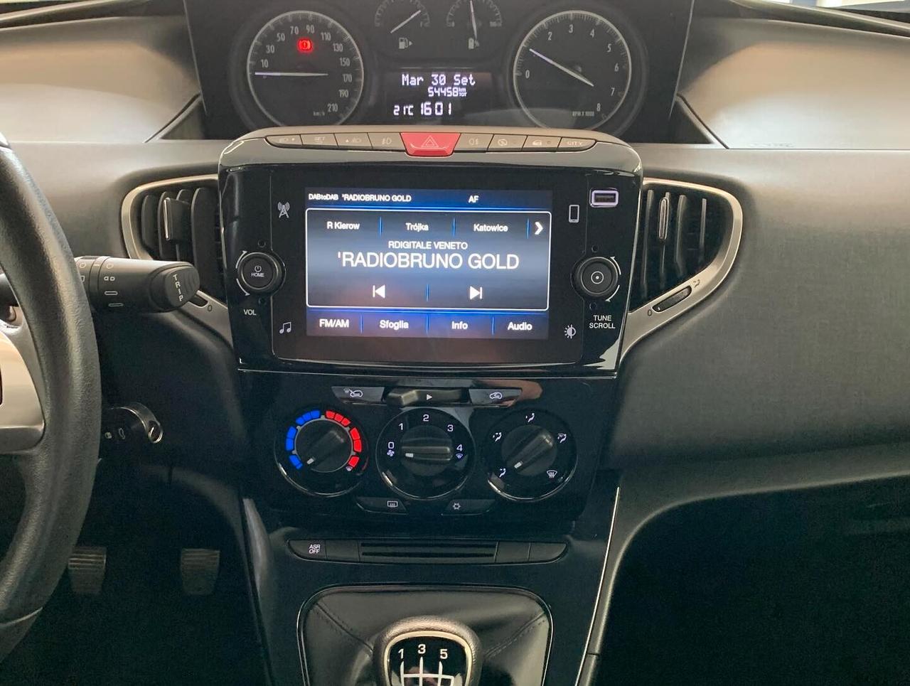 Lancia Ypsilon 1.0 FireFly 5 porte S&S Hybrid NEOPATENTATO