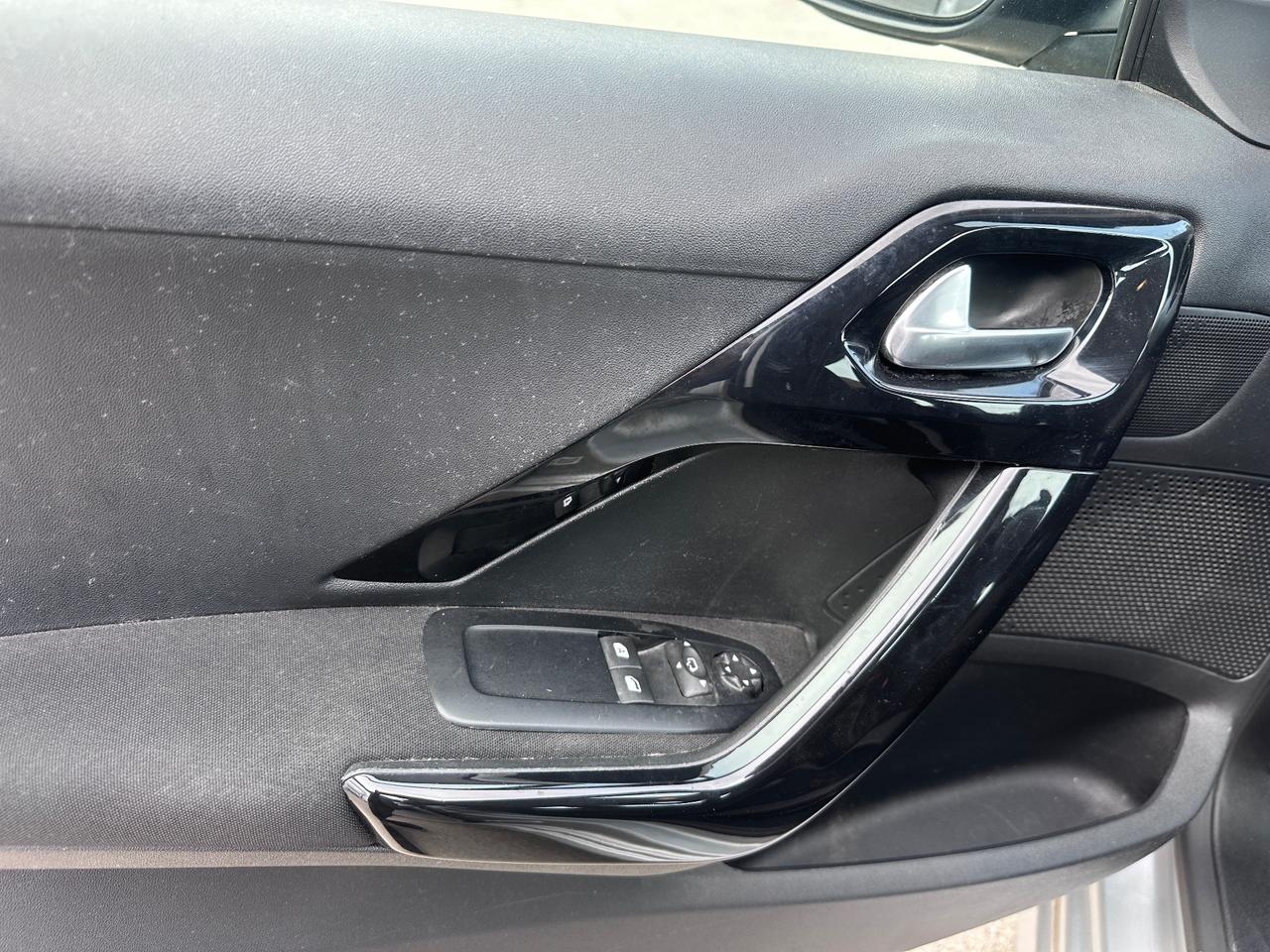 Peugeot 208 PureTech 82 5 porte Allure solo 103mila km